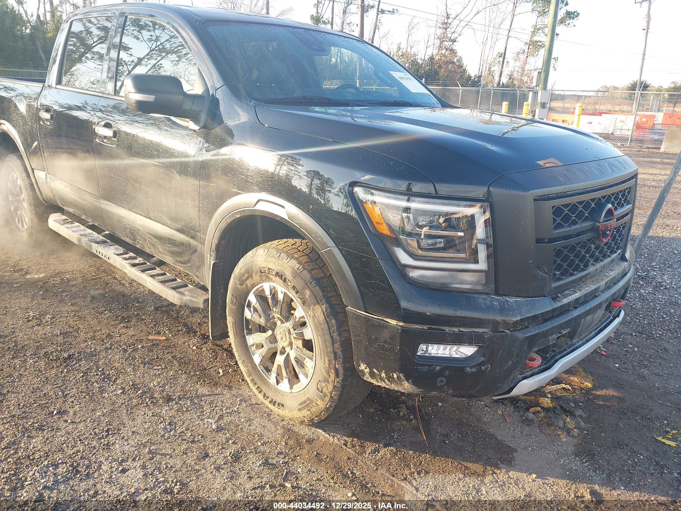 NISSAN TITAN image 6
