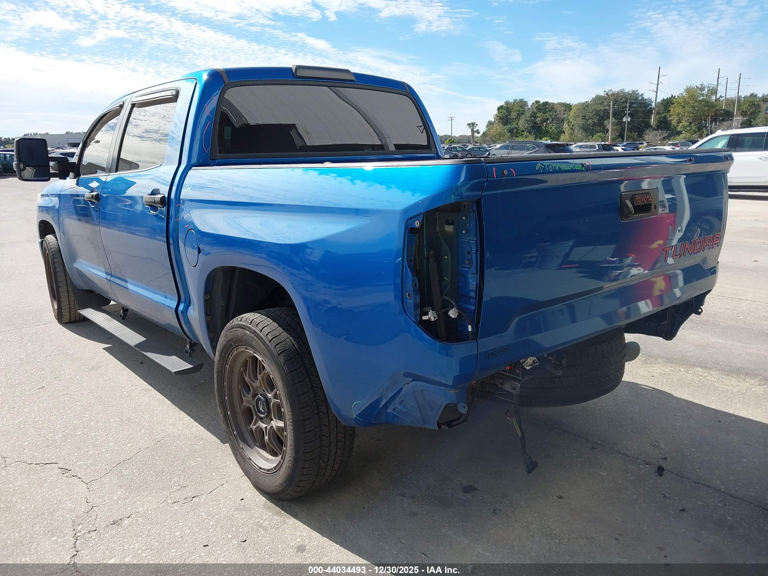 TOYOTA TUNDRA image 3