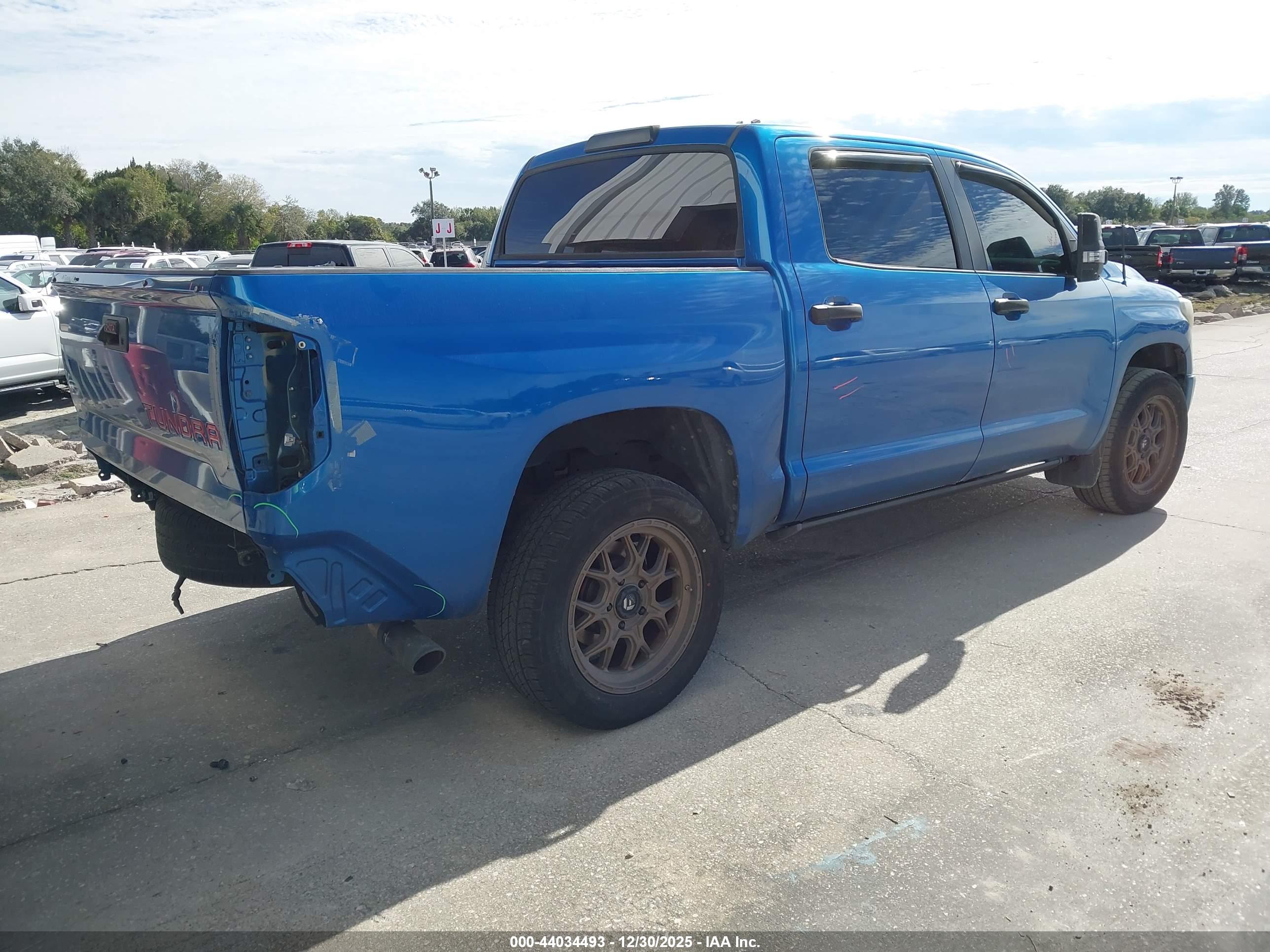 TOYOTA TUNDRA image 4