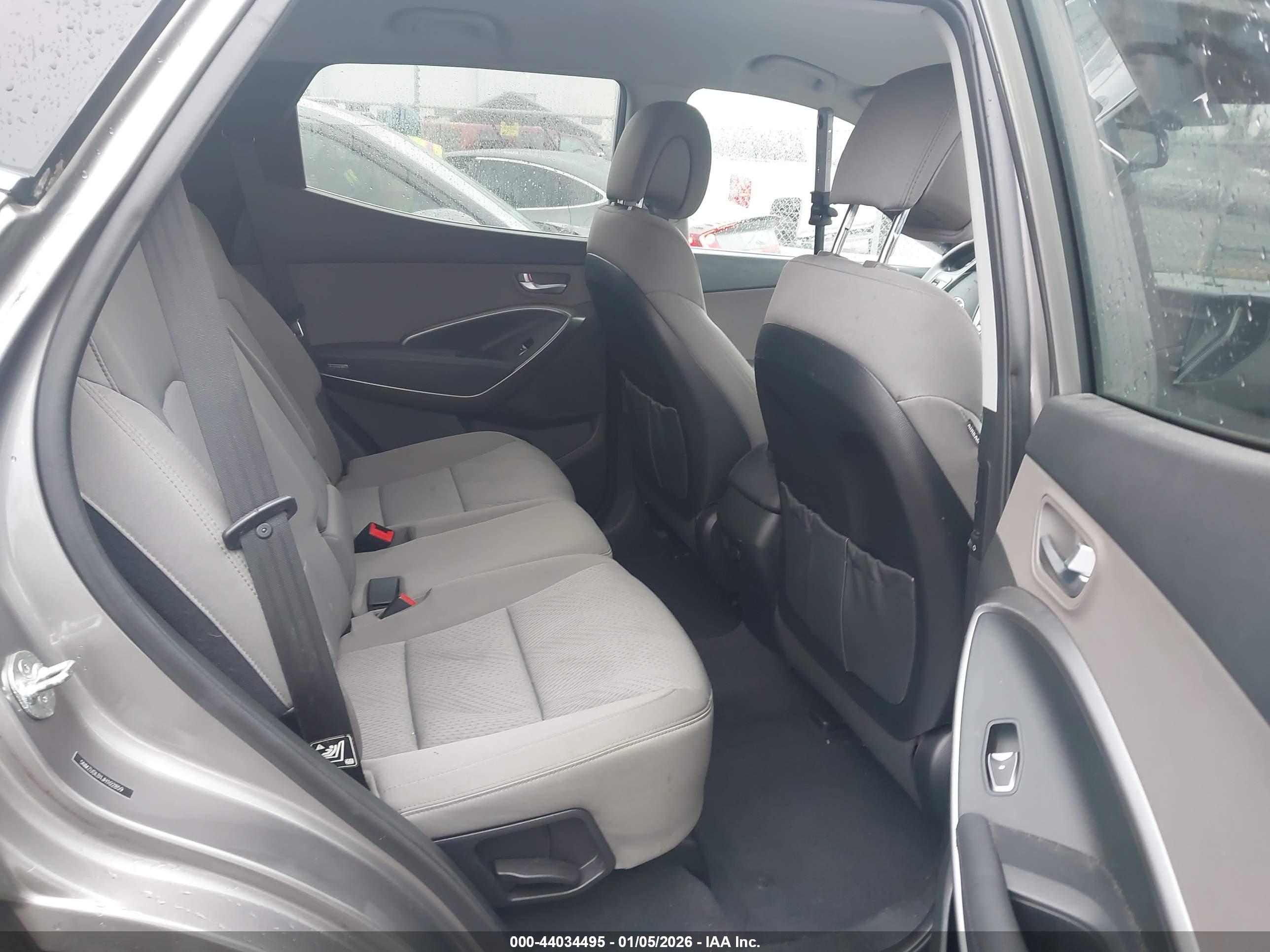 HYUNDAI SANTA image 8