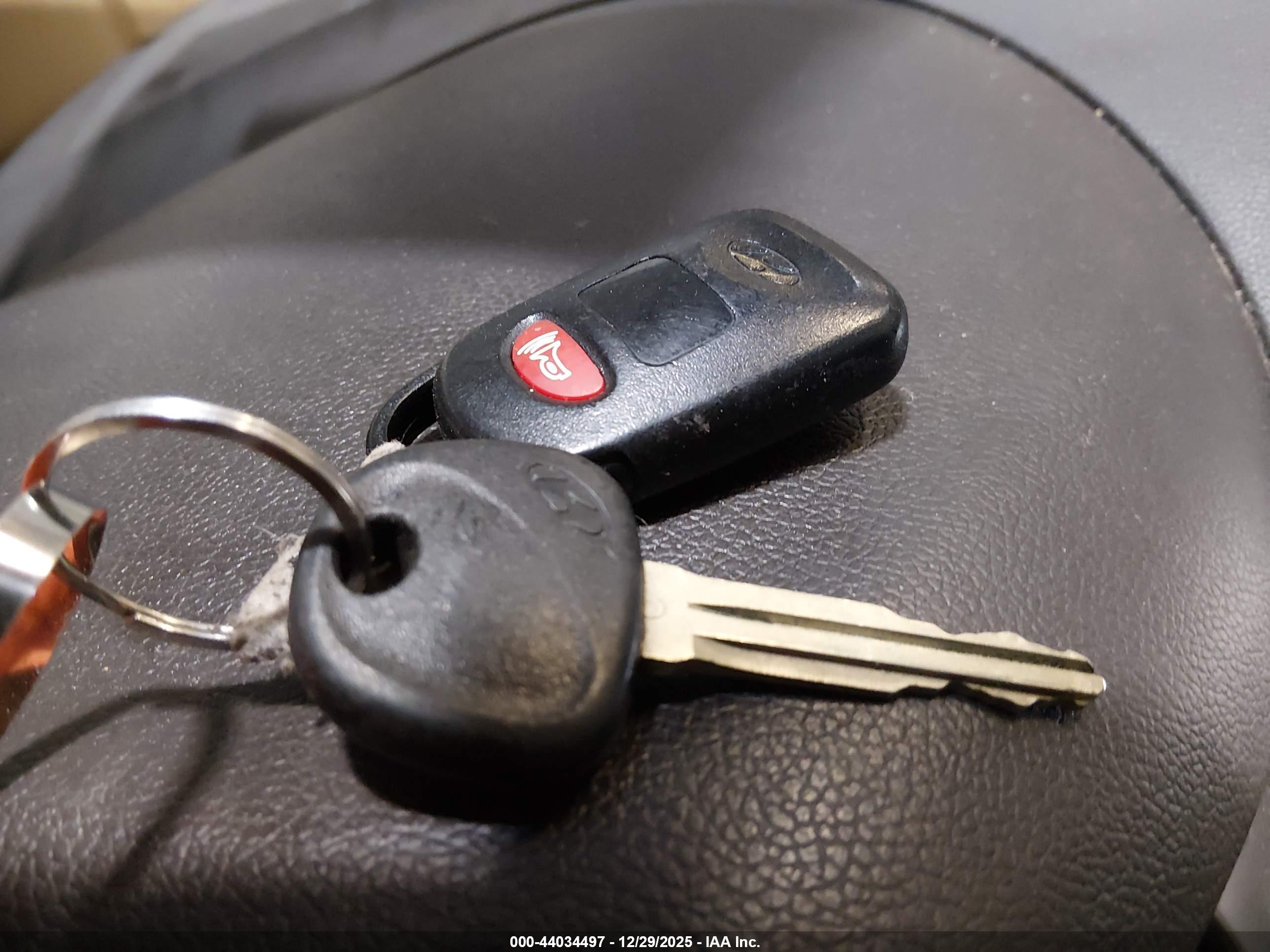HYUNDAI ELANTRA image 11