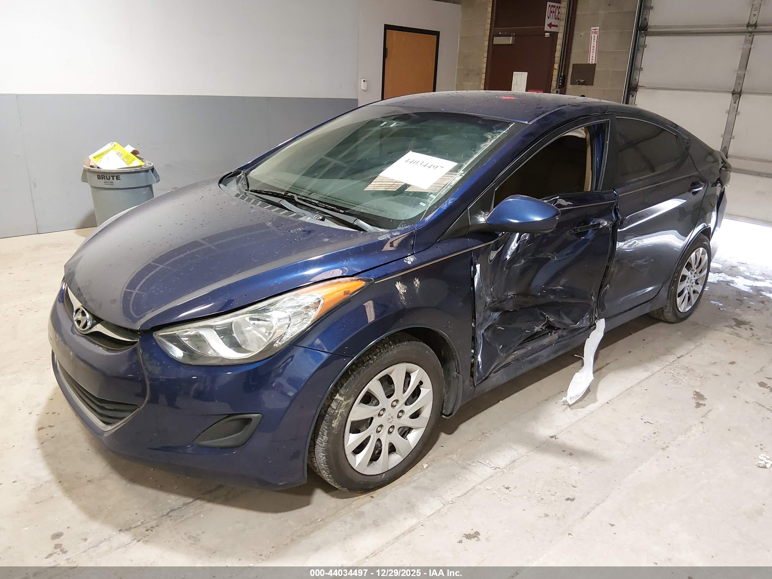 HYUNDAI ELANTRA image 2