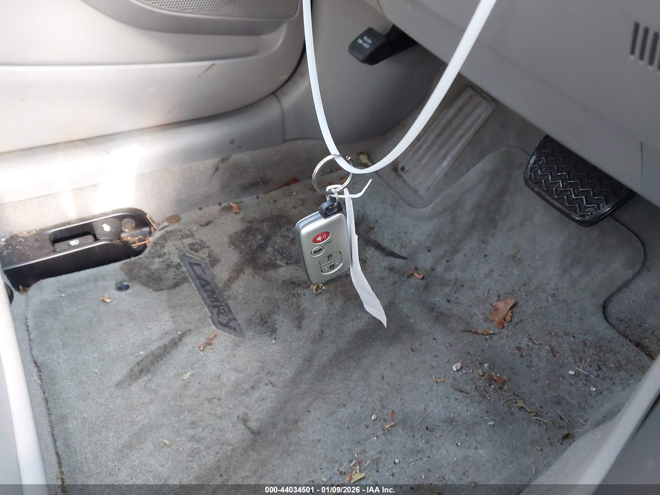 TOYOTA CAMRY image 11