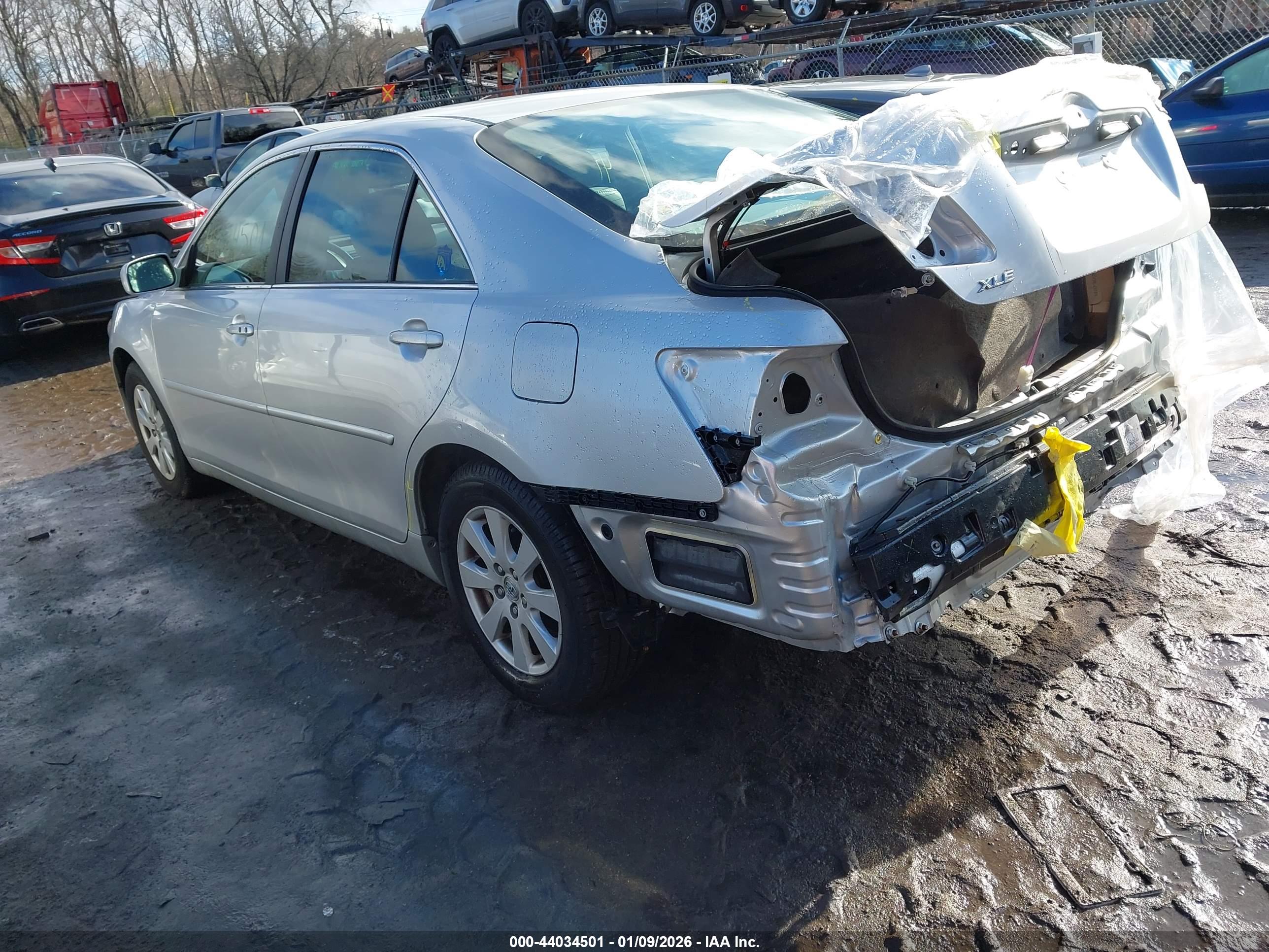 TOYOTA CAMRY image 3
