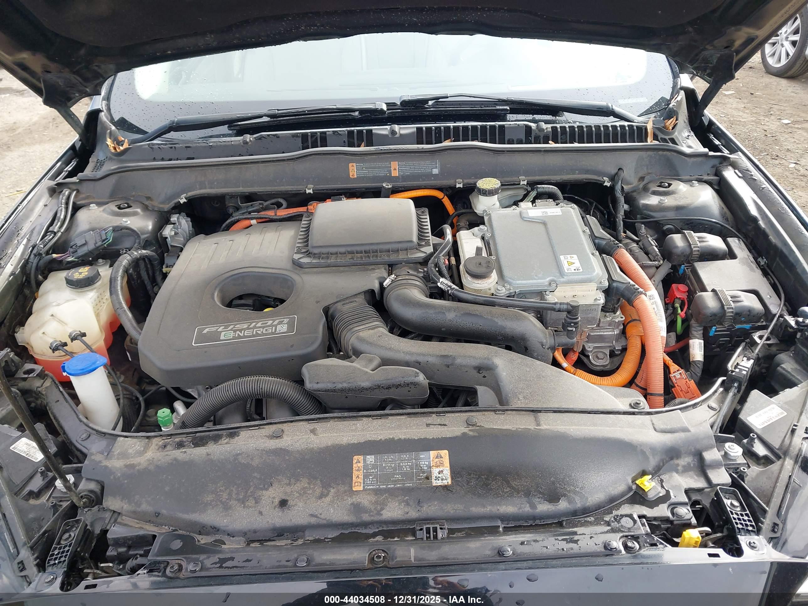 FORD FUSION image 10