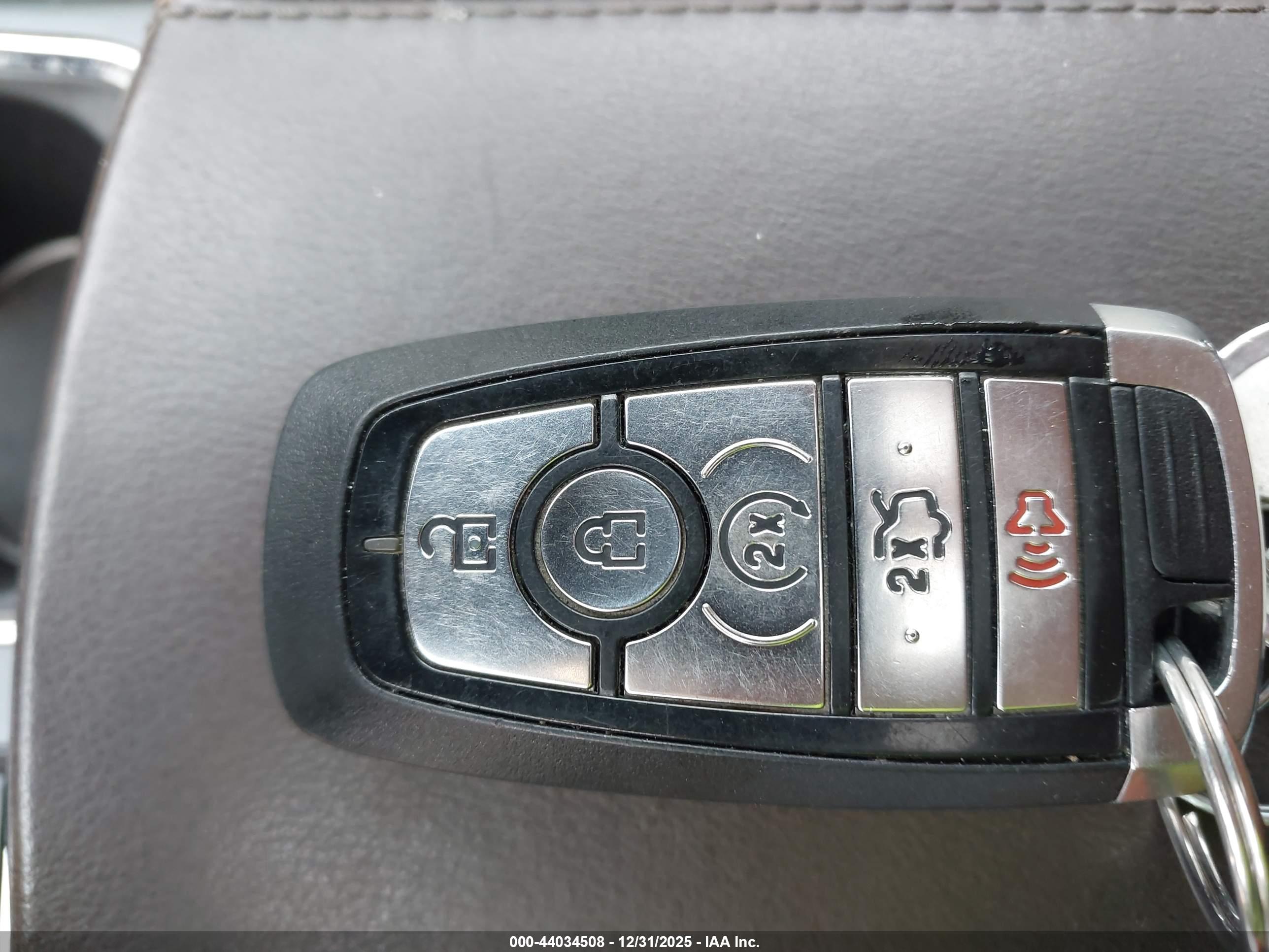 FORD FUSION image 11