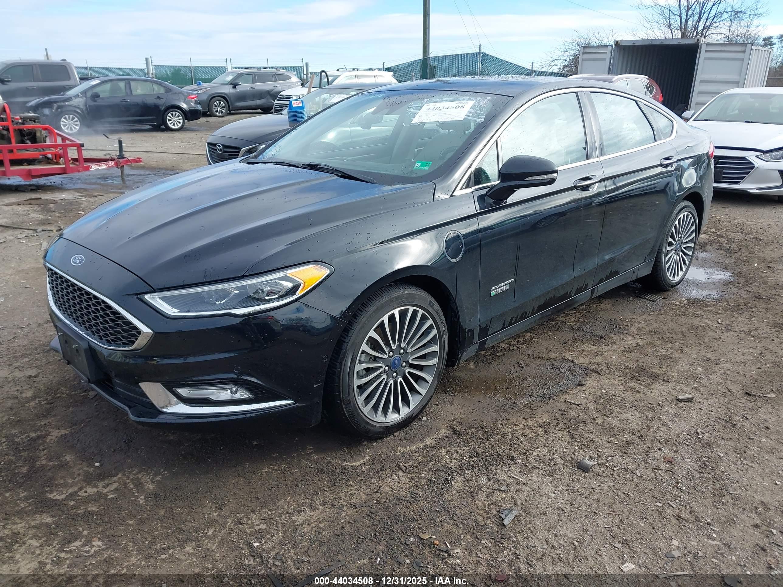 FORD FUSION image 2