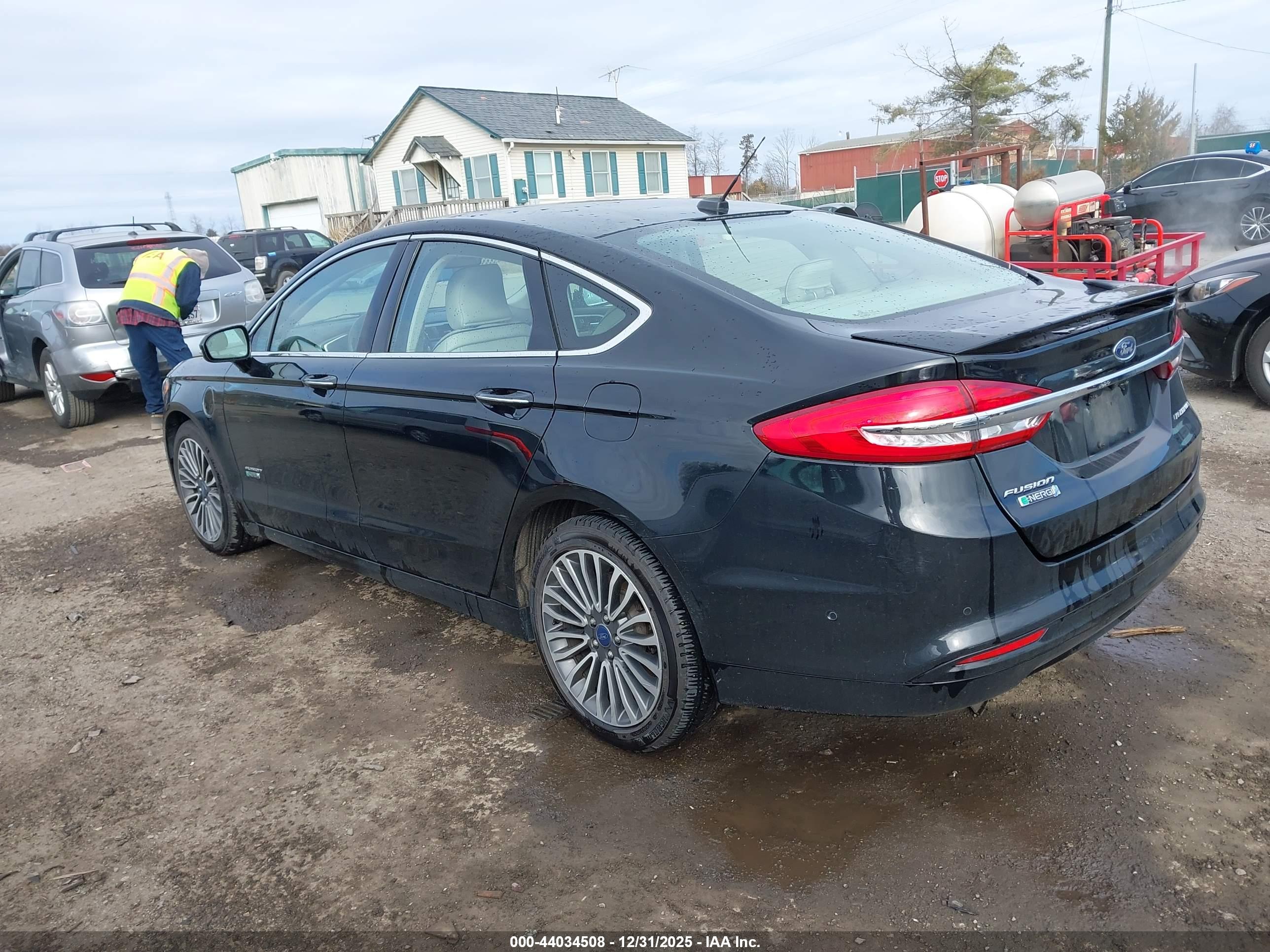 FORD FUSION image 3