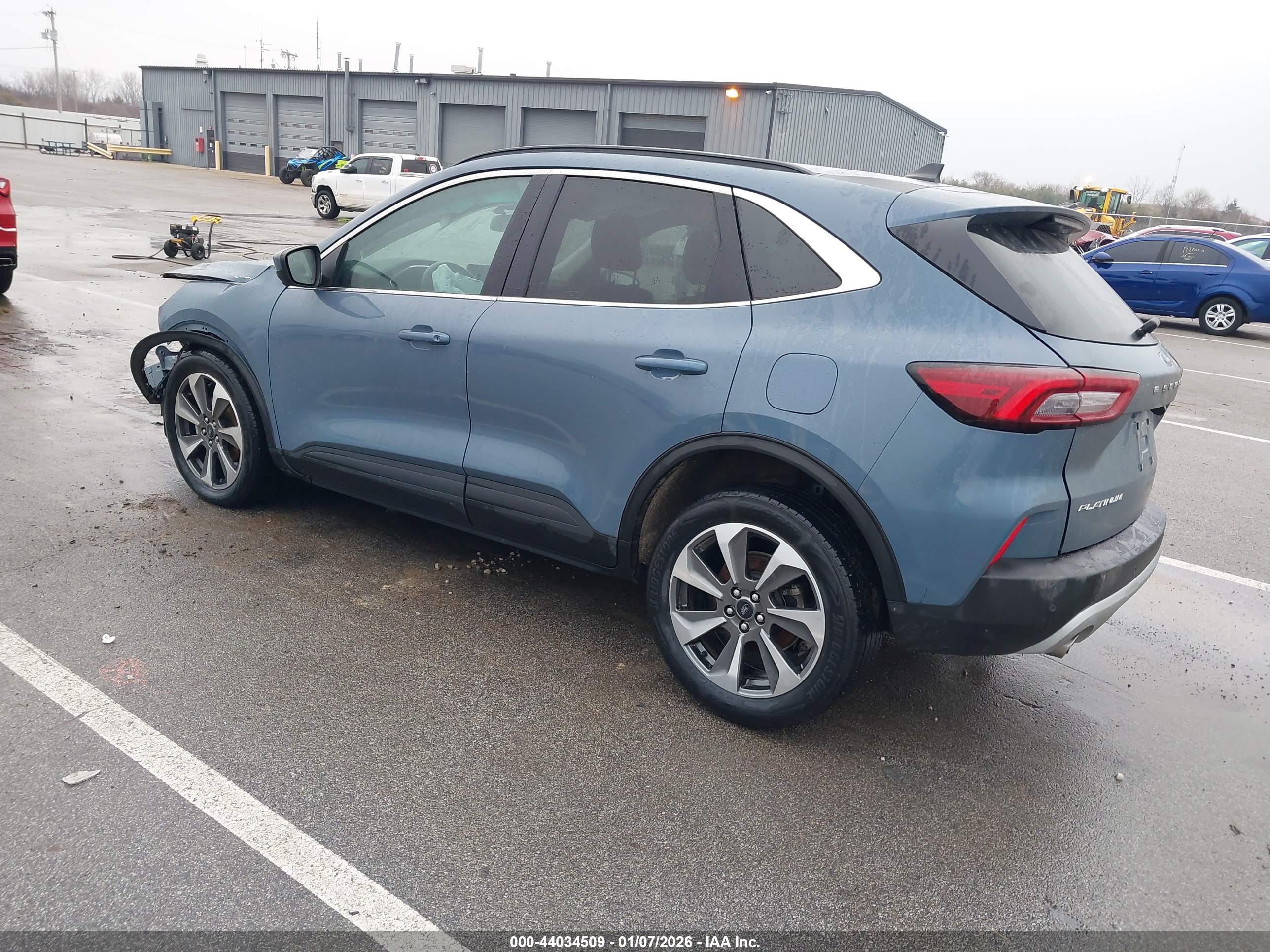 FORD ESCAPE image 3