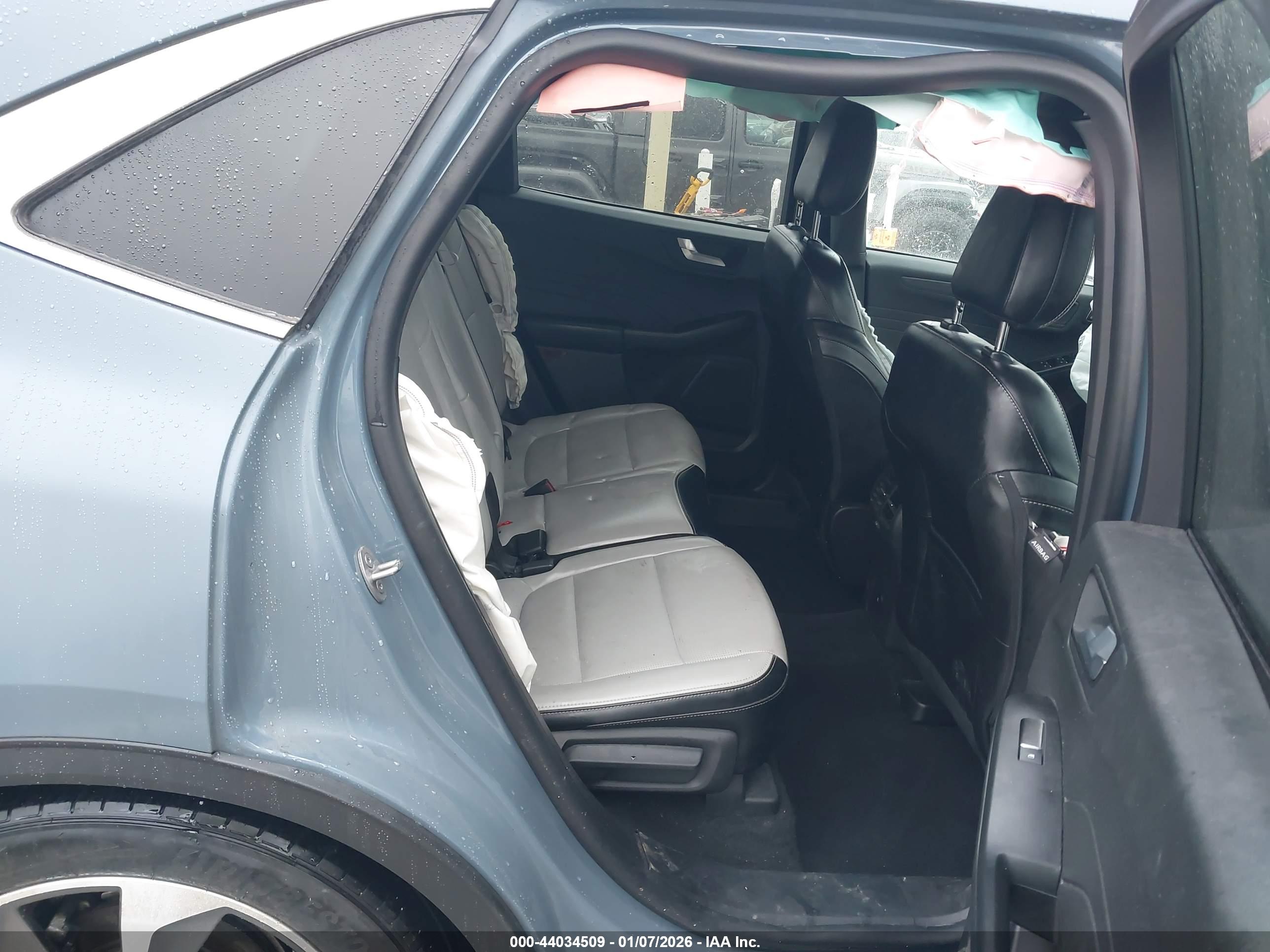 FORD ESCAPE image 8