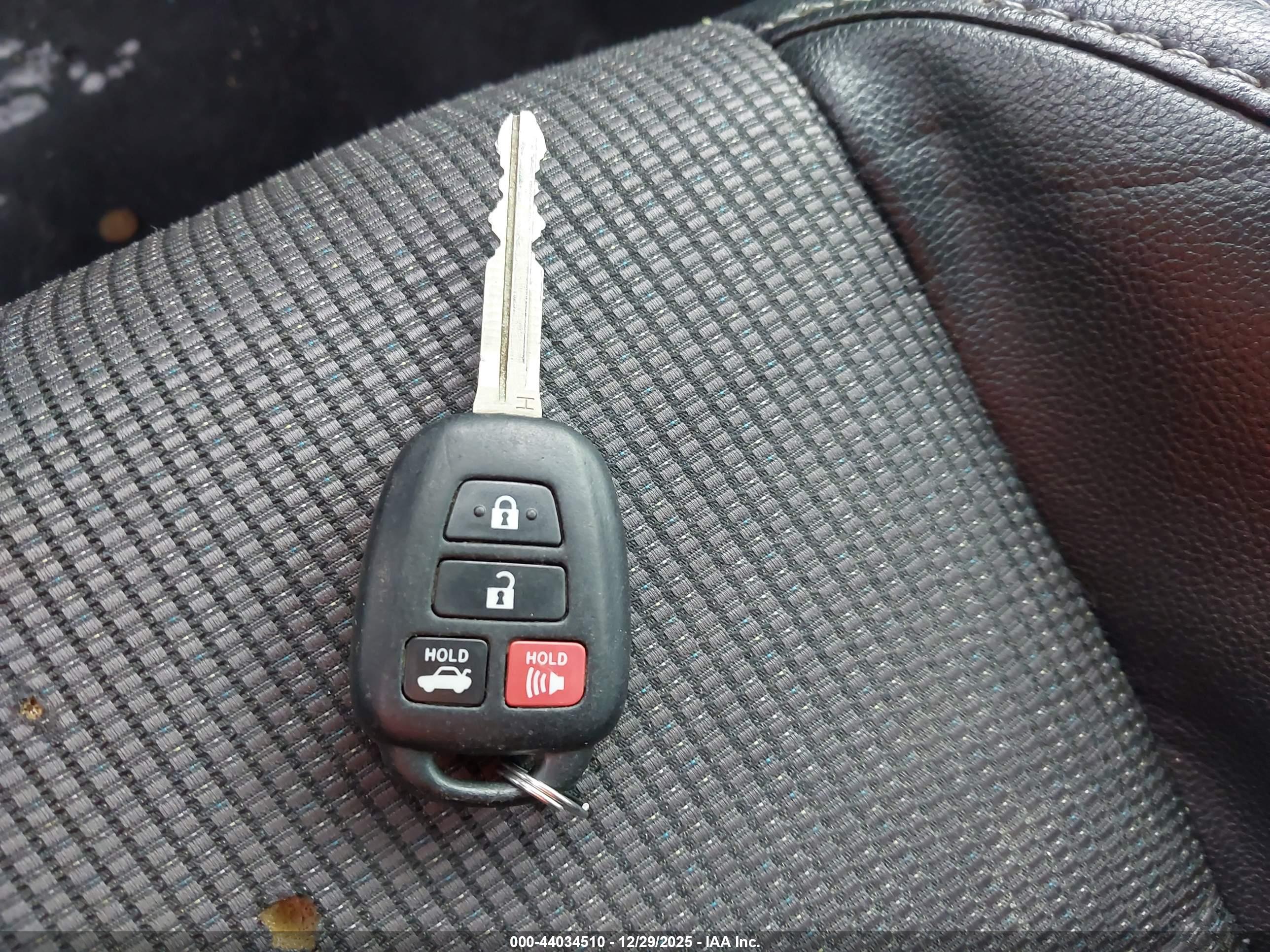 TOYOTA COROLLA image 11