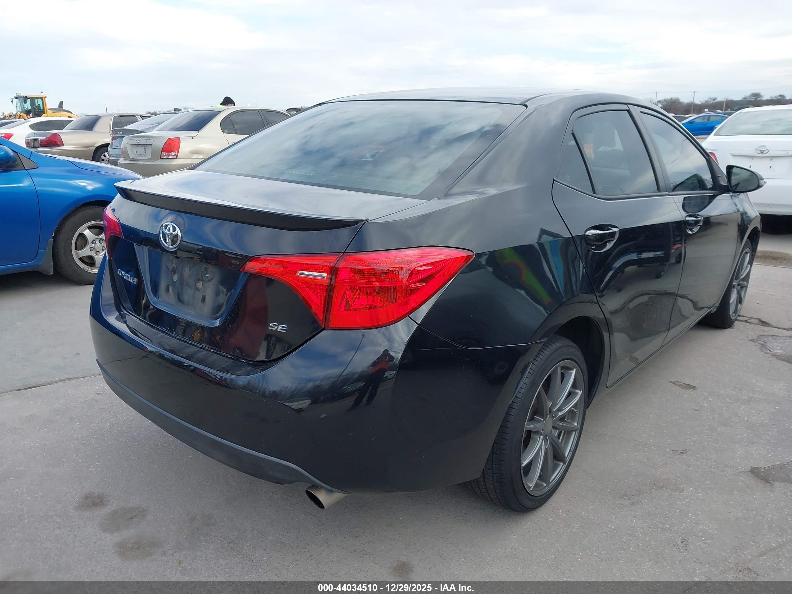 TOYOTA COROLLA image 4