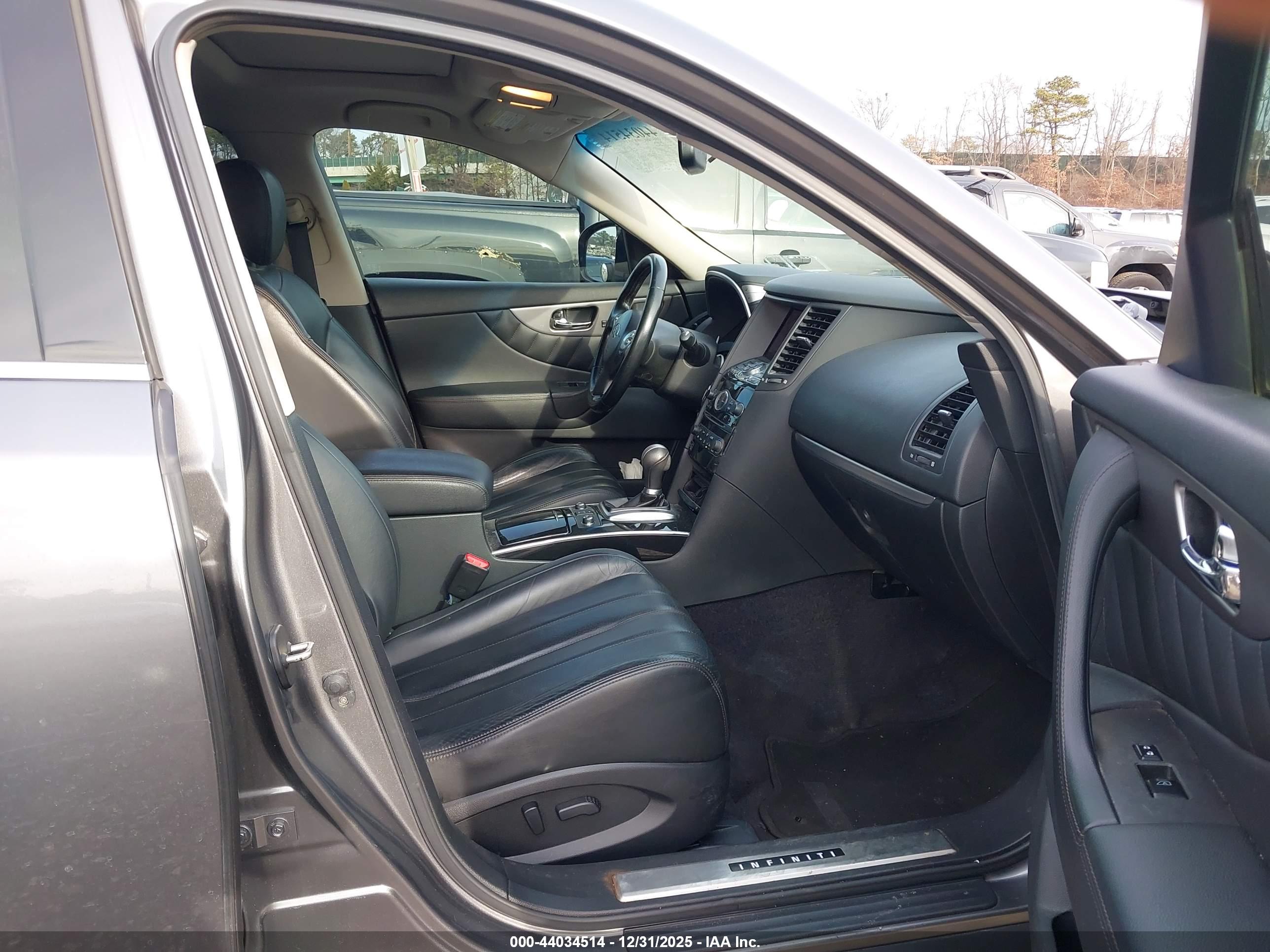 INFINITI FX37 image 5