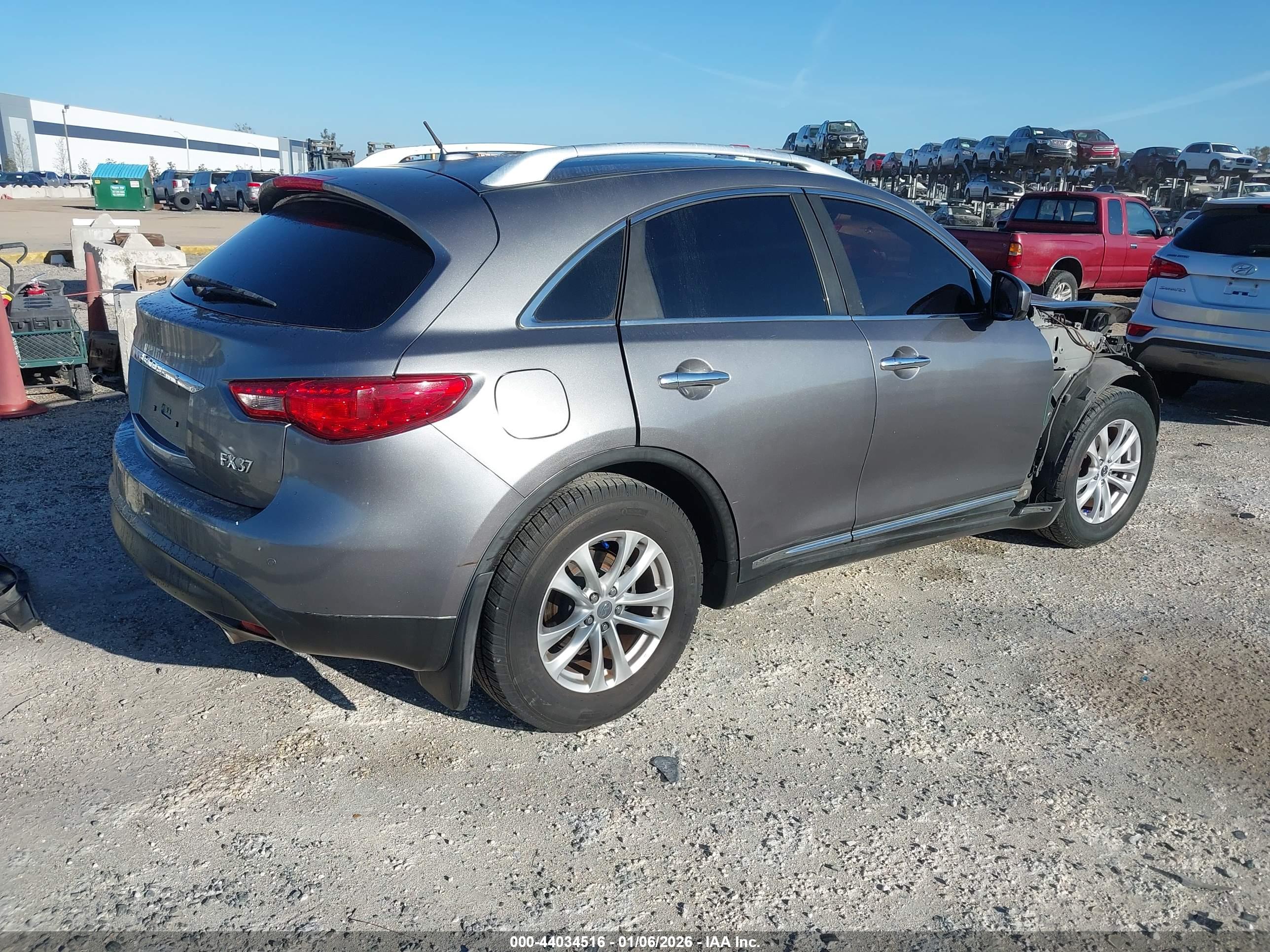 INFINITI FX37 image 4