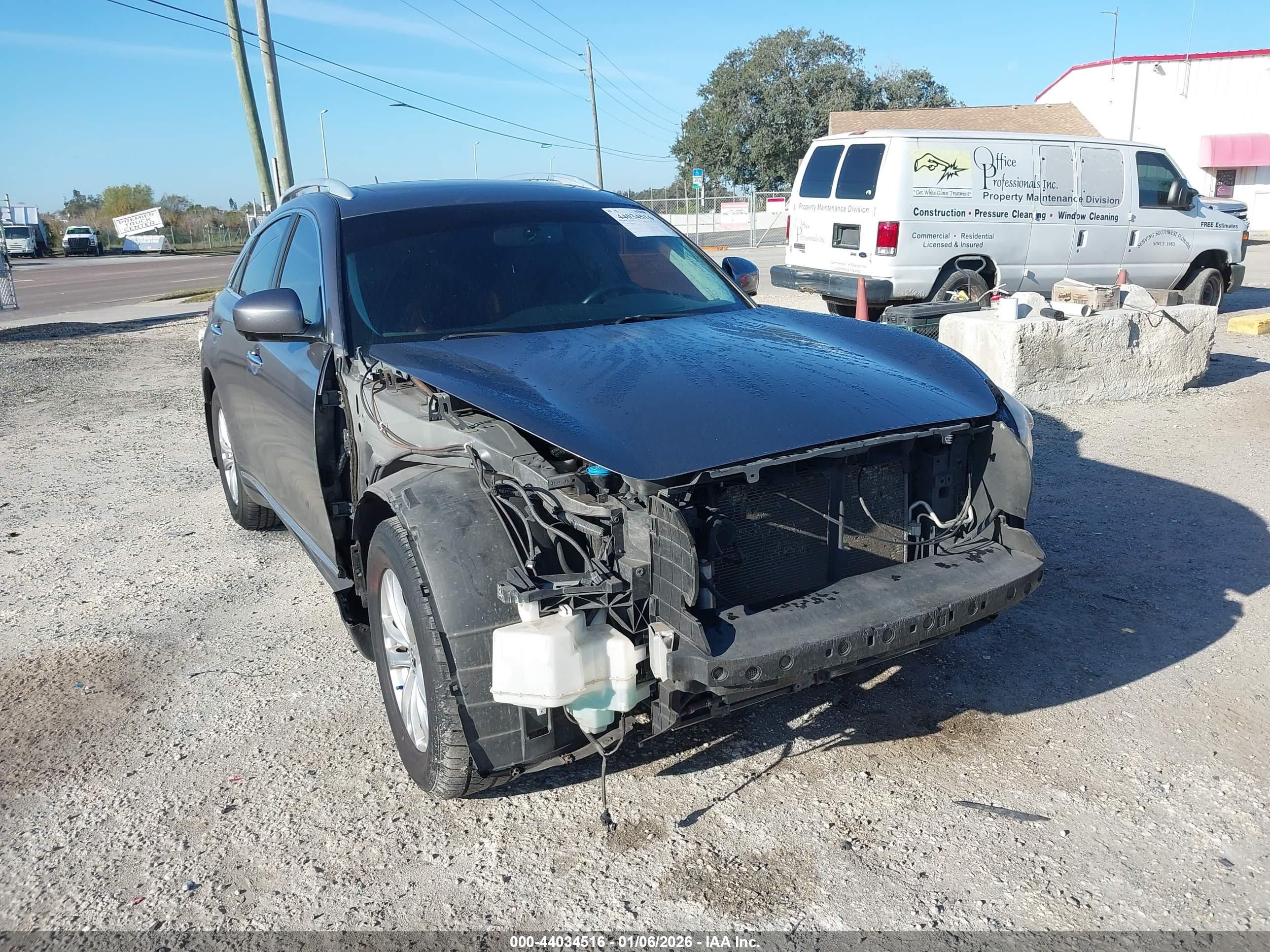 INFINITI FX37 image 6