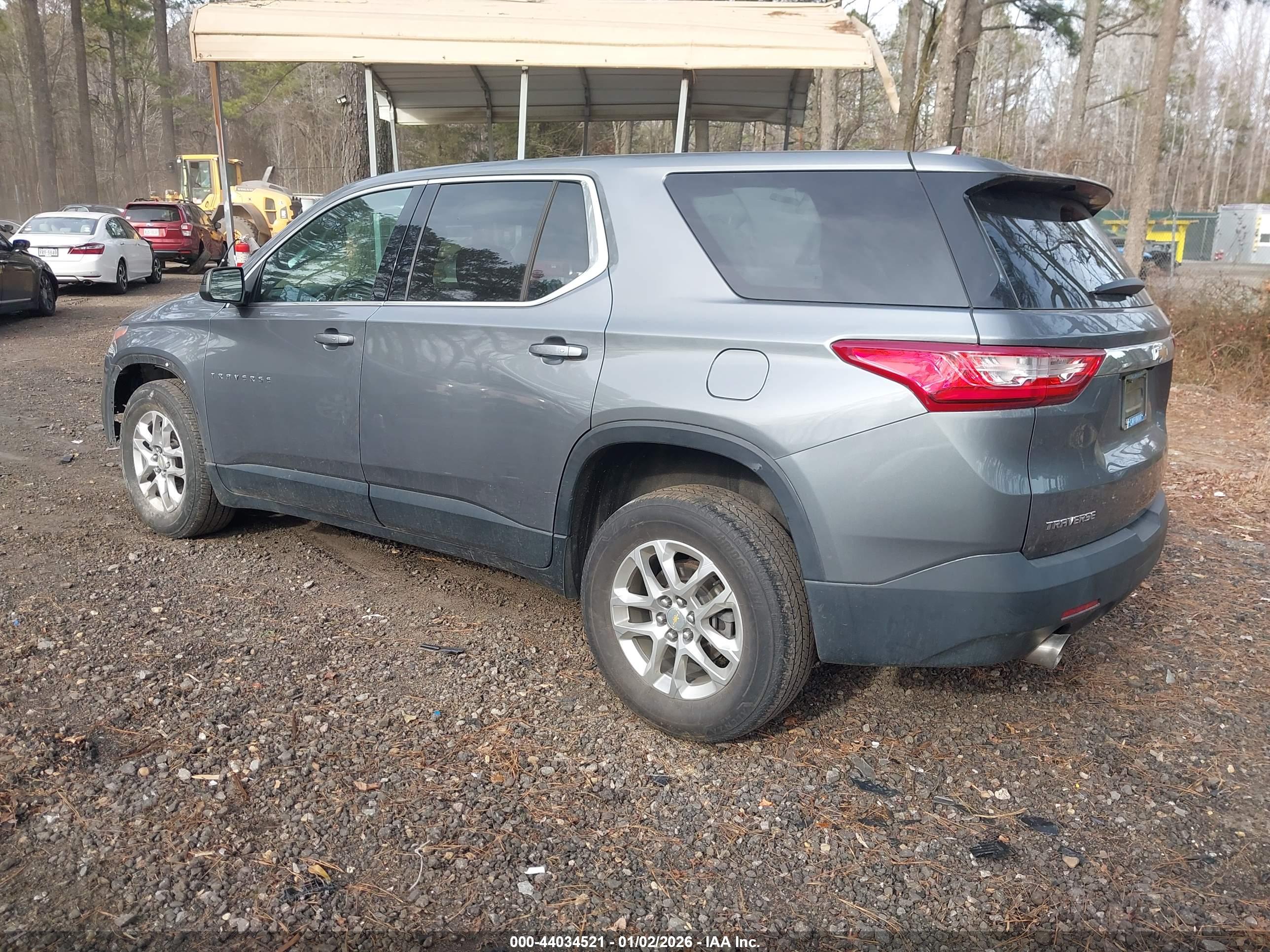 CHEVROLET TRAVERSE image 3