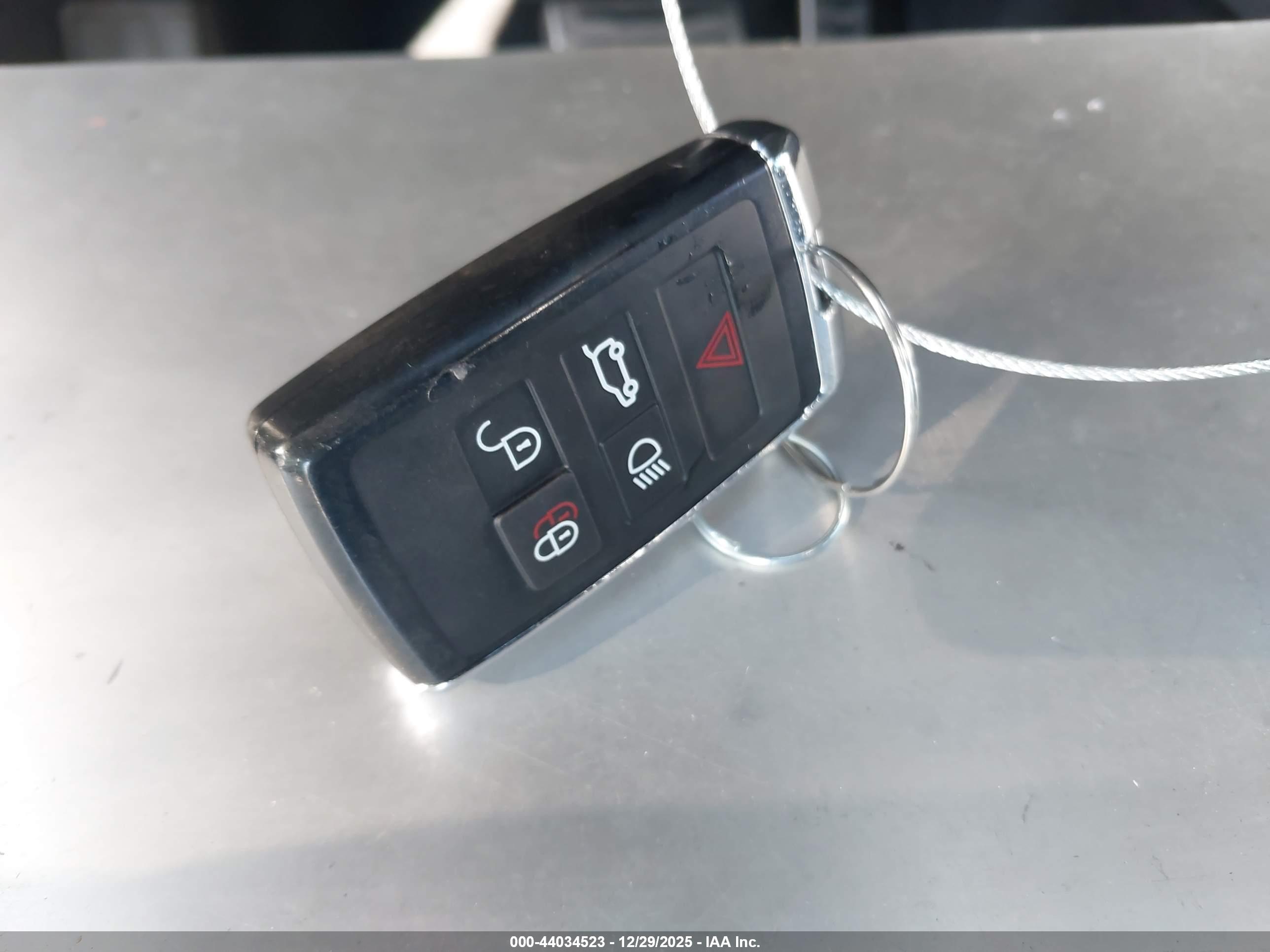 LAND ROVER image 11