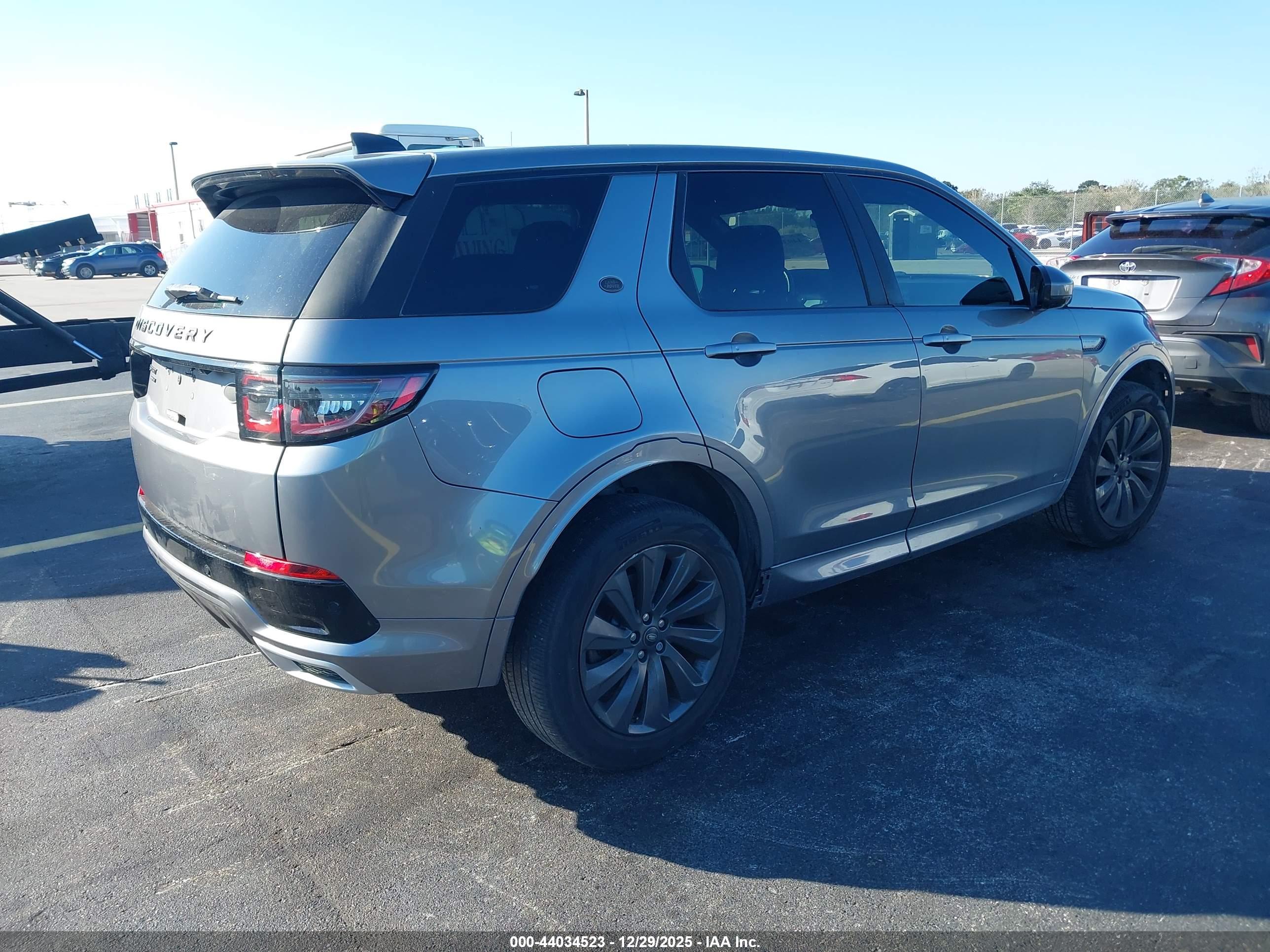 LAND ROVER image 4
