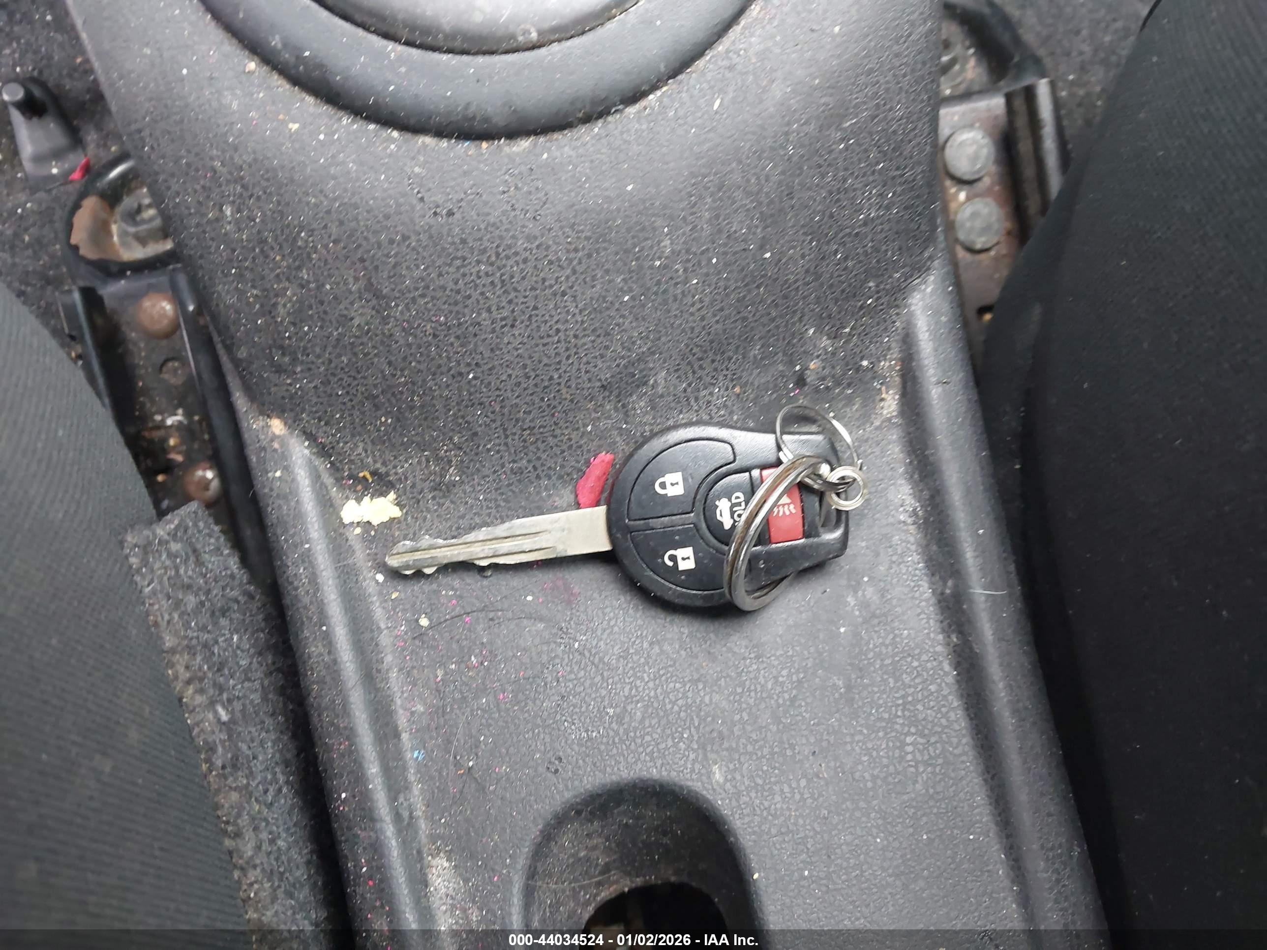 NISSAN VERSA image 11