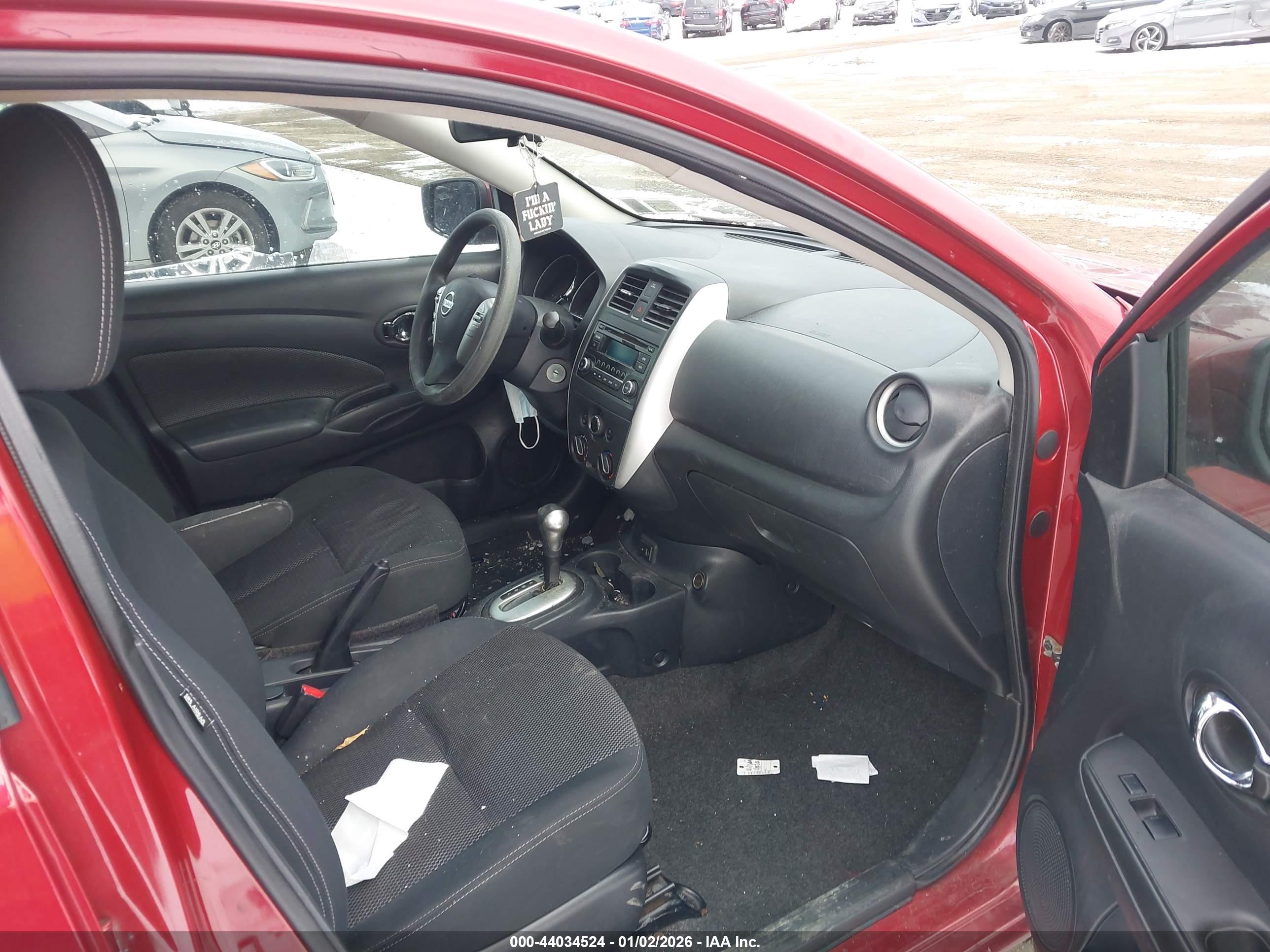 NISSAN VERSA image 5