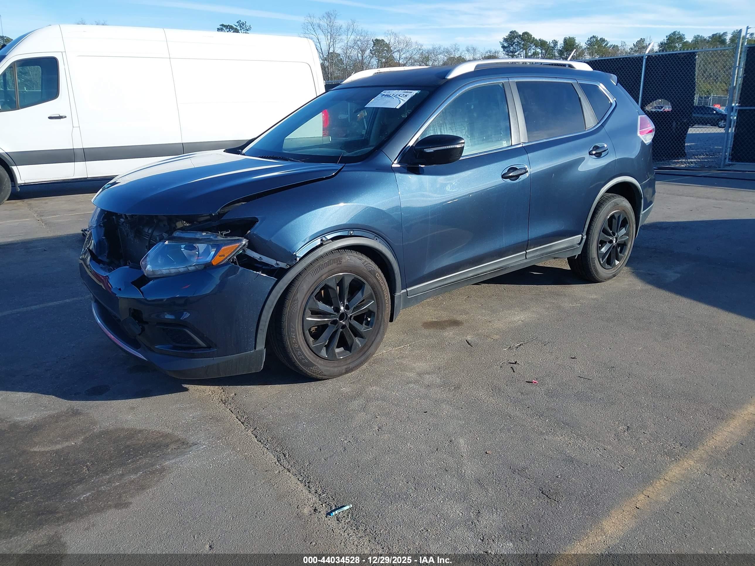 NISSAN ROGUE image 2