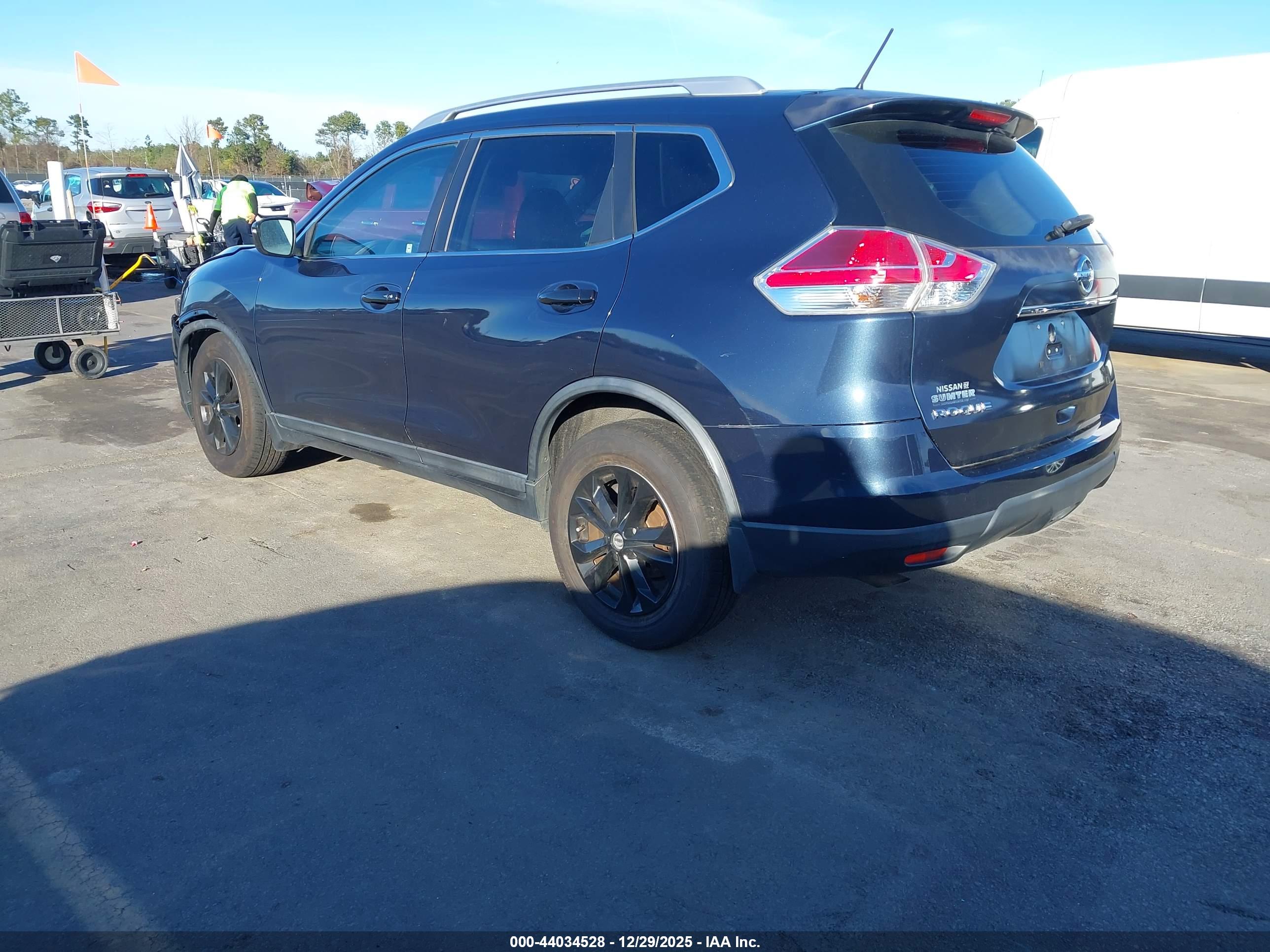 NISSAN ROGUE image 3