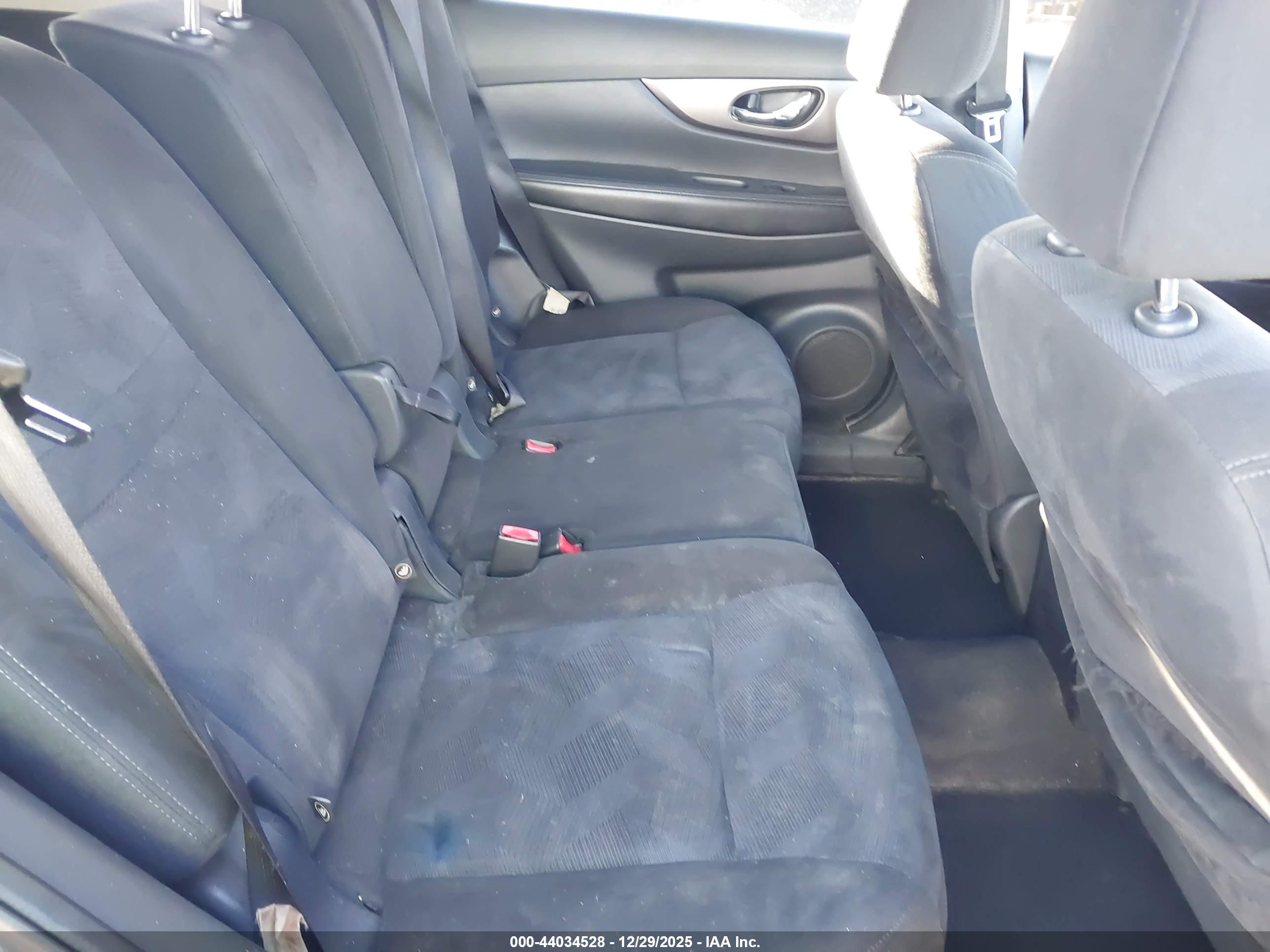NISSAN ROGUE image 8