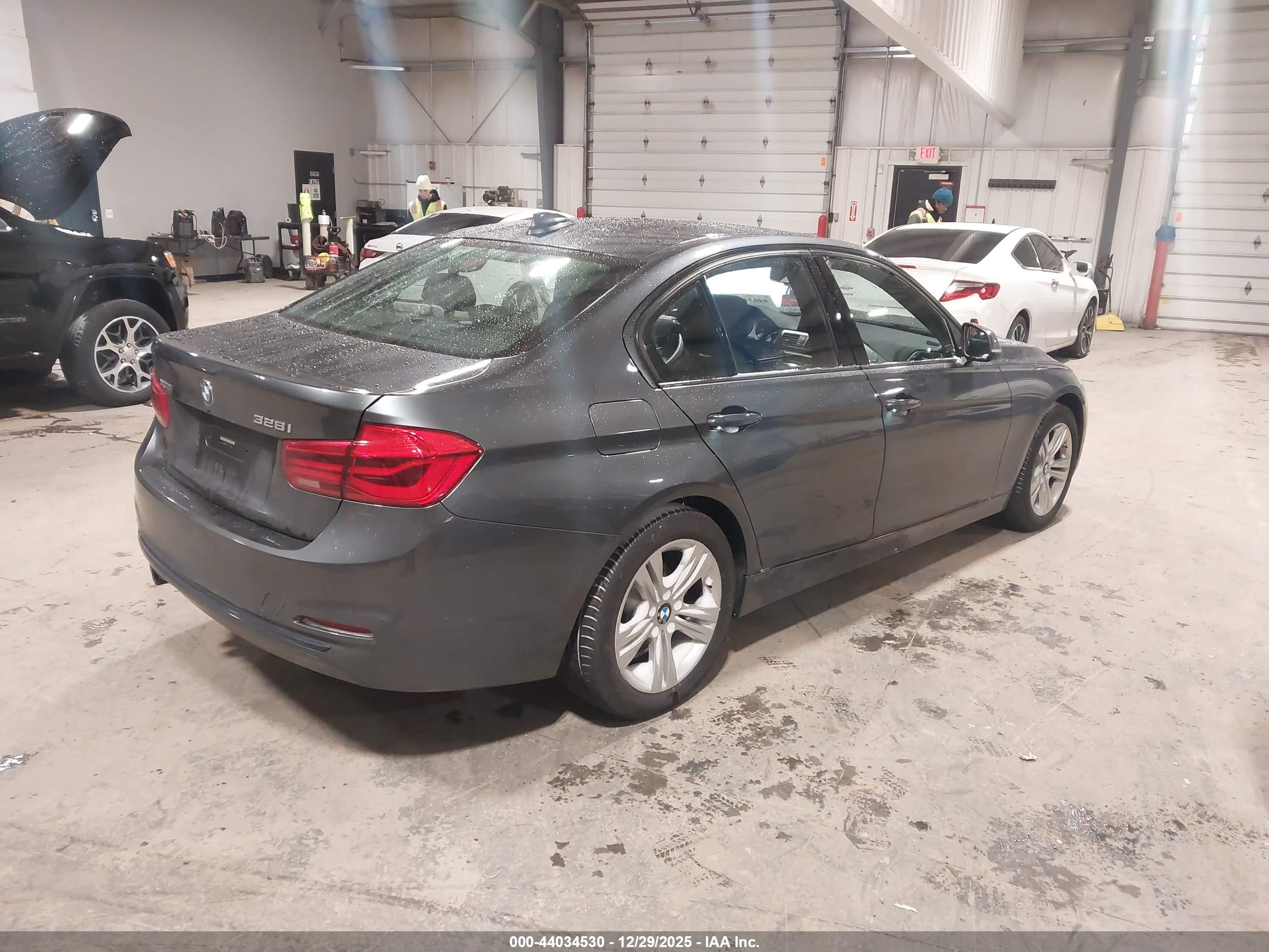 BMW 328I image 4