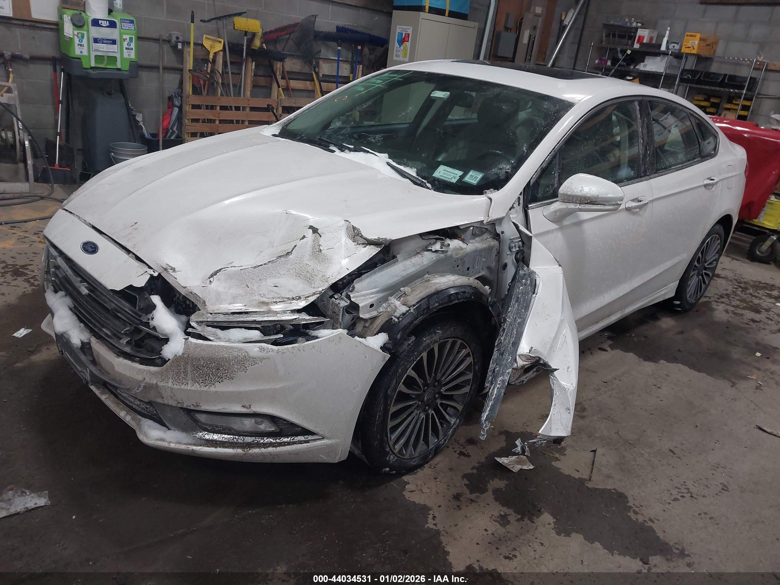 FORD FUSION image 2