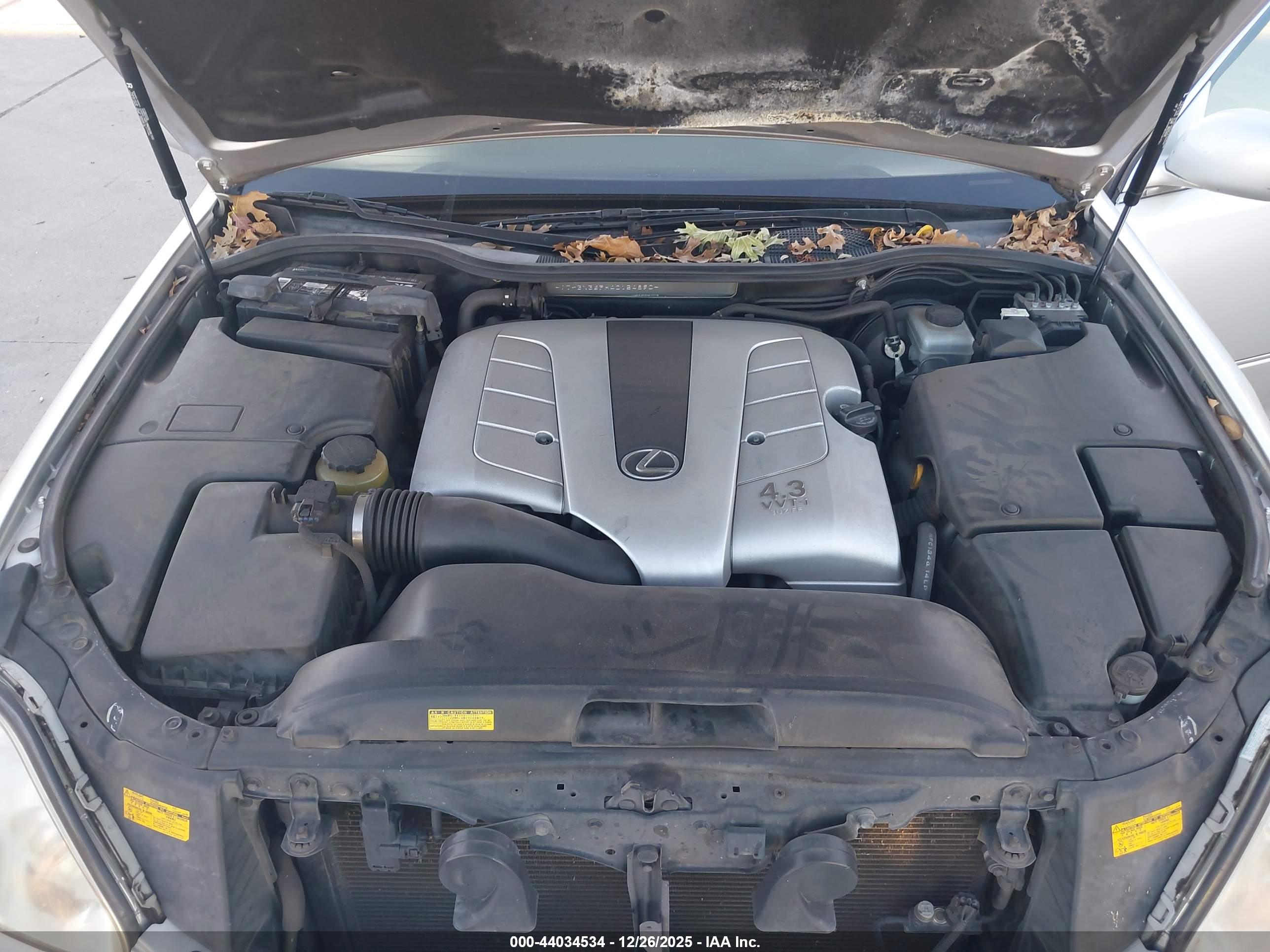 LEXUS LS image 10
