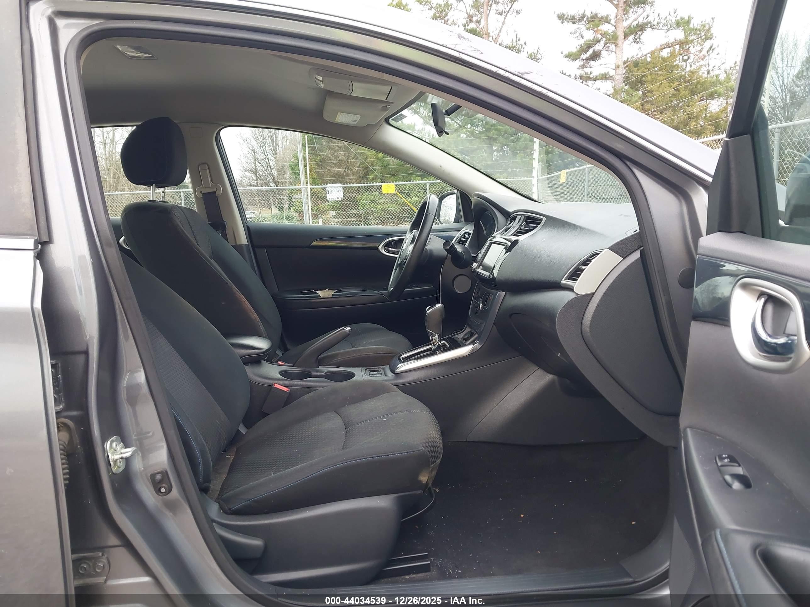 NISSAN SENTRA image 5