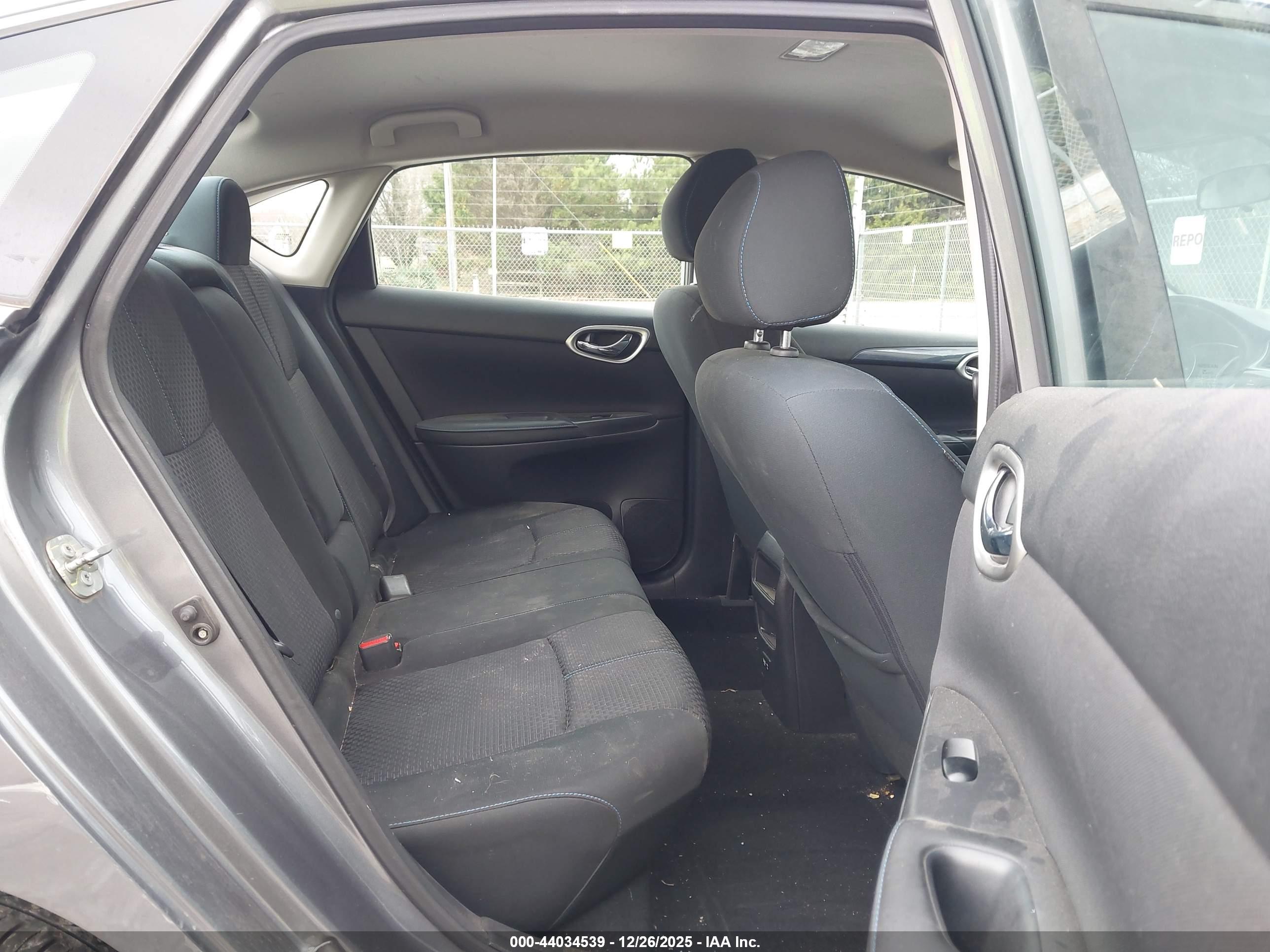 NISSAN SENTRA image 8