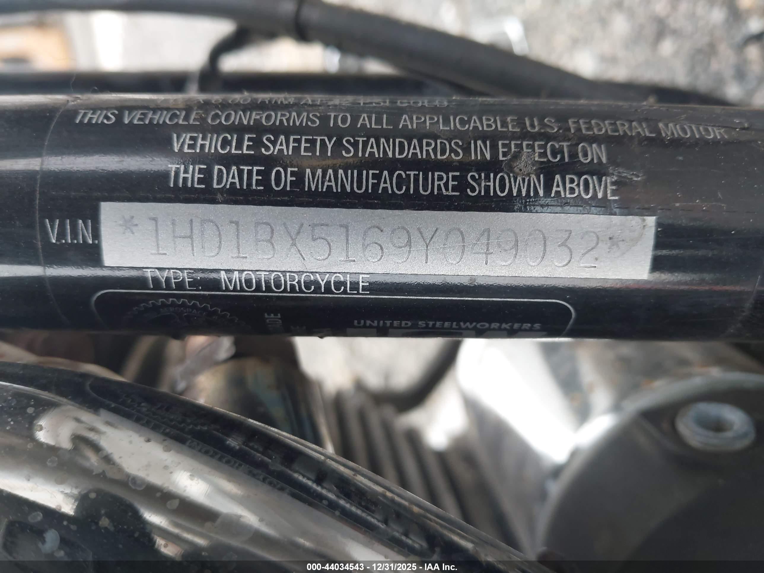 HARLEY-DAVIDSON FLSTF image 10
