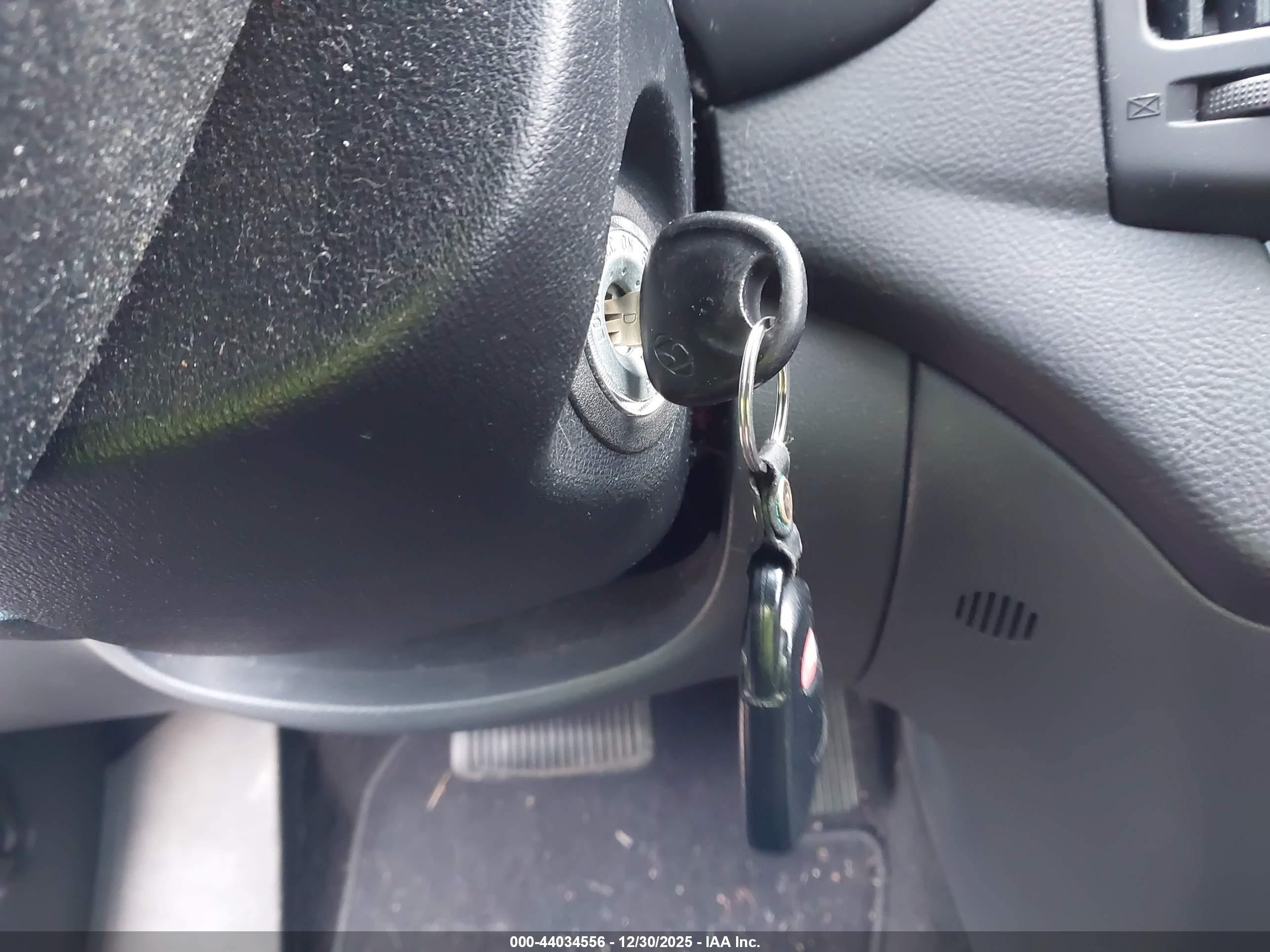 HYUNDAI ELANTRA image 11
