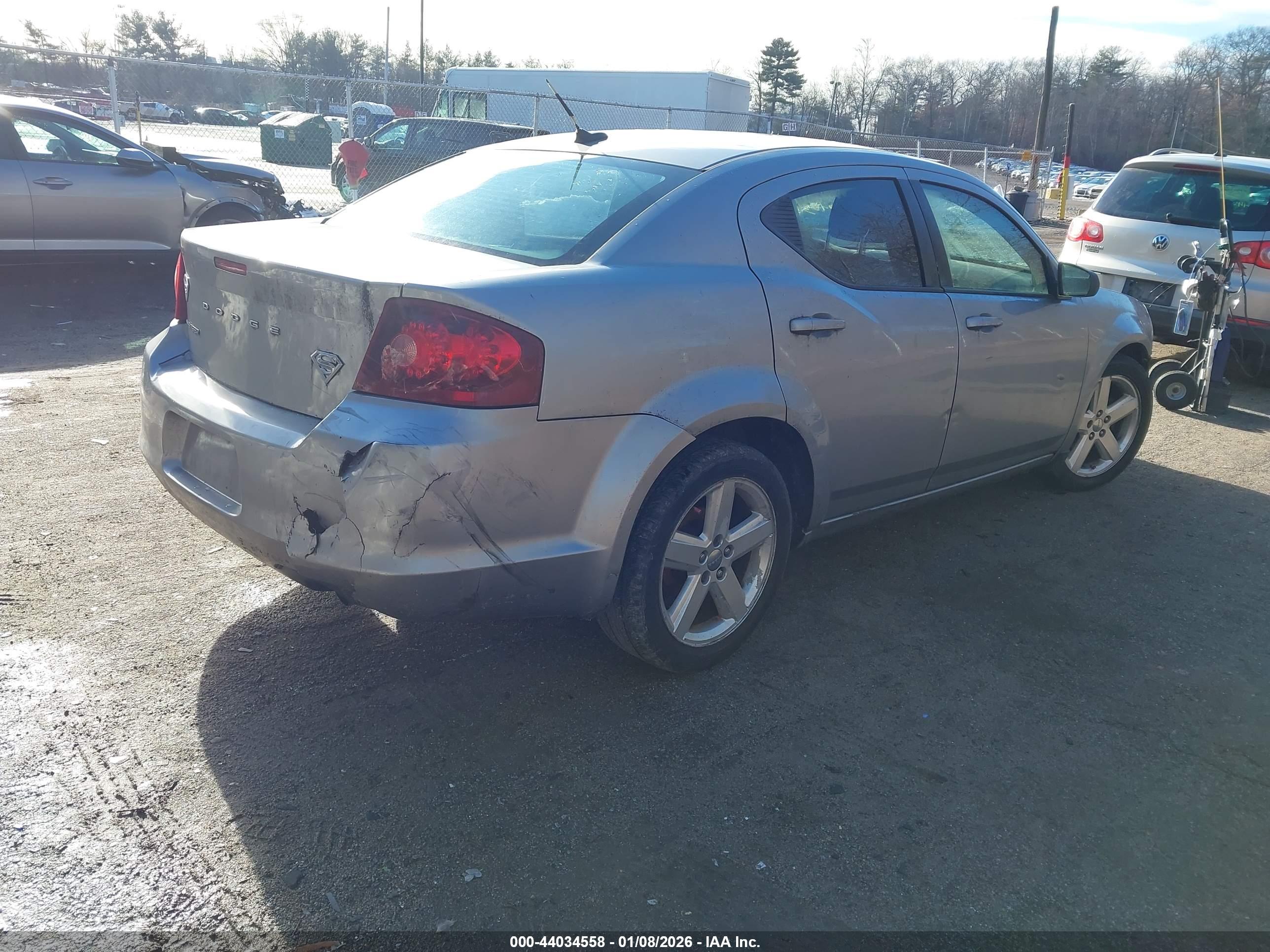 DODGE AVENGER image 4
