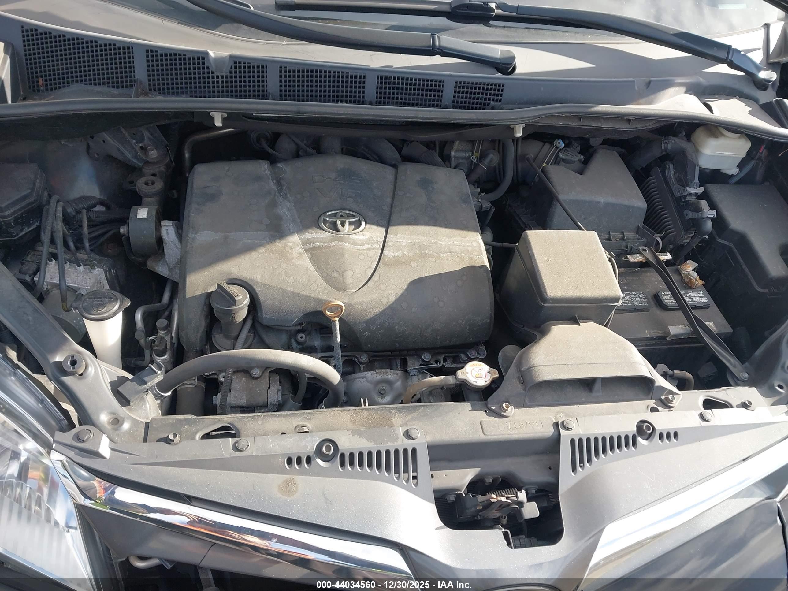 TOYOTA SIENNA image 10