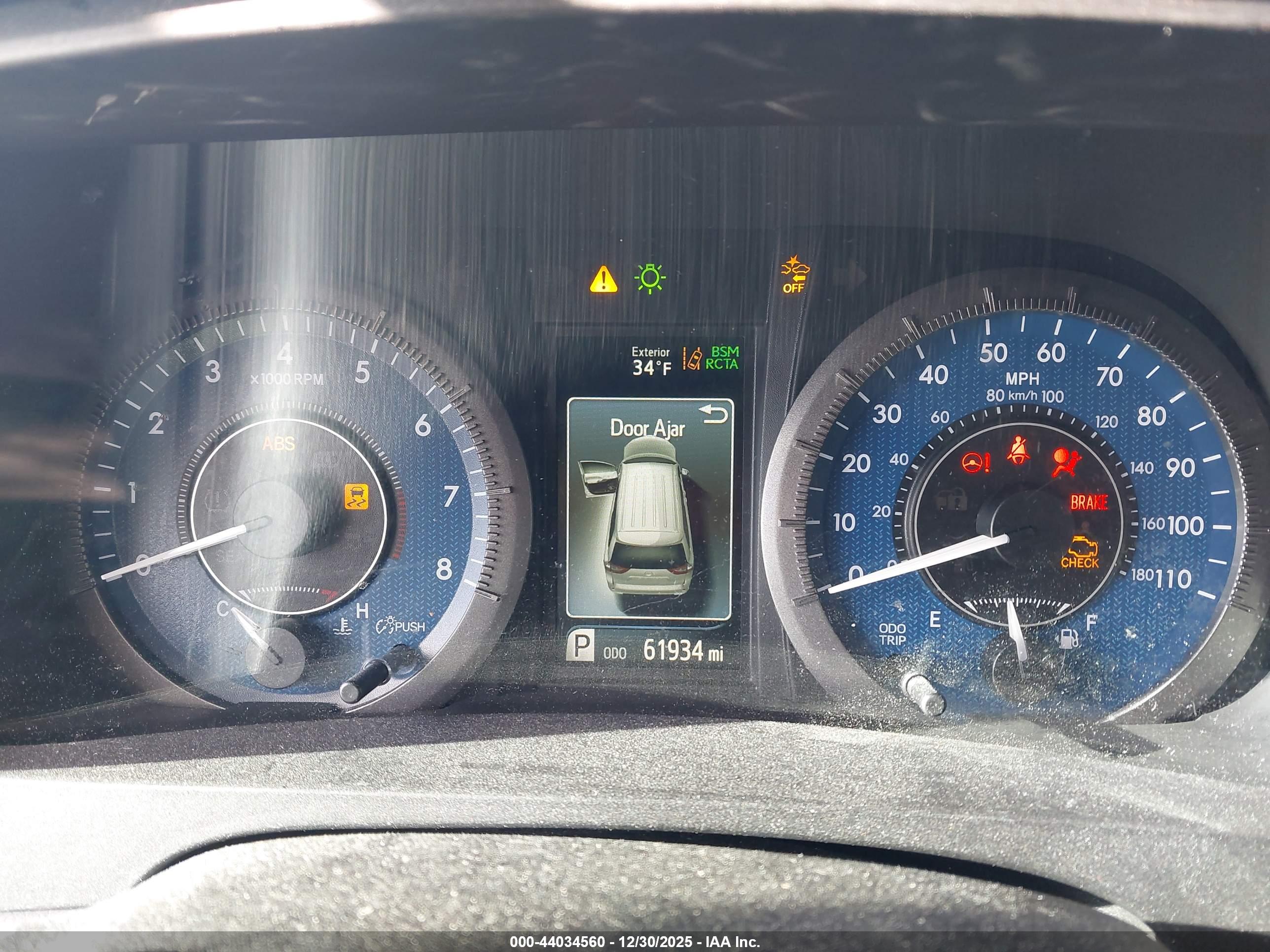 TOYOTA SIENNA image 7
