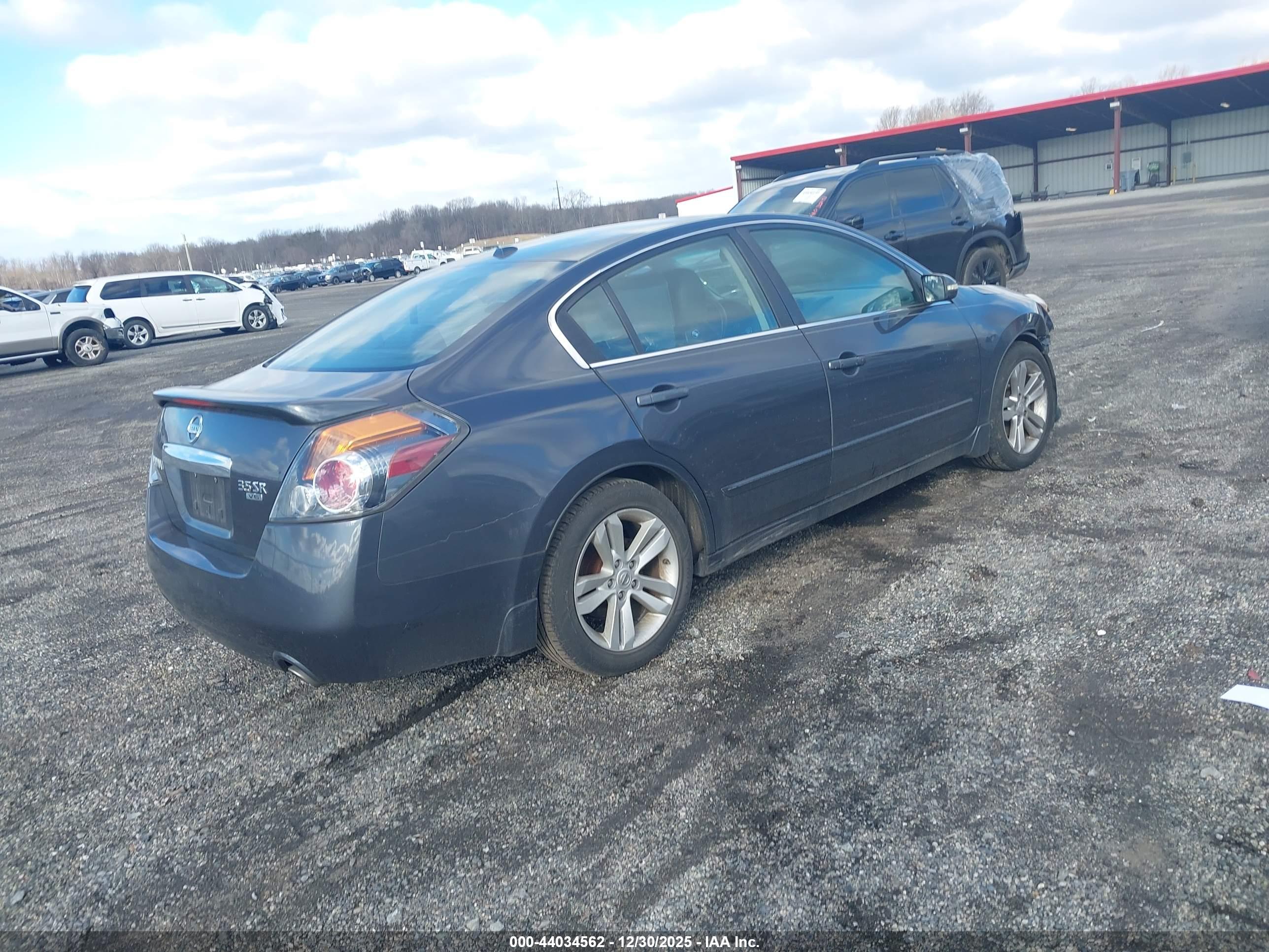 NISSAN ALTIMA image 4
