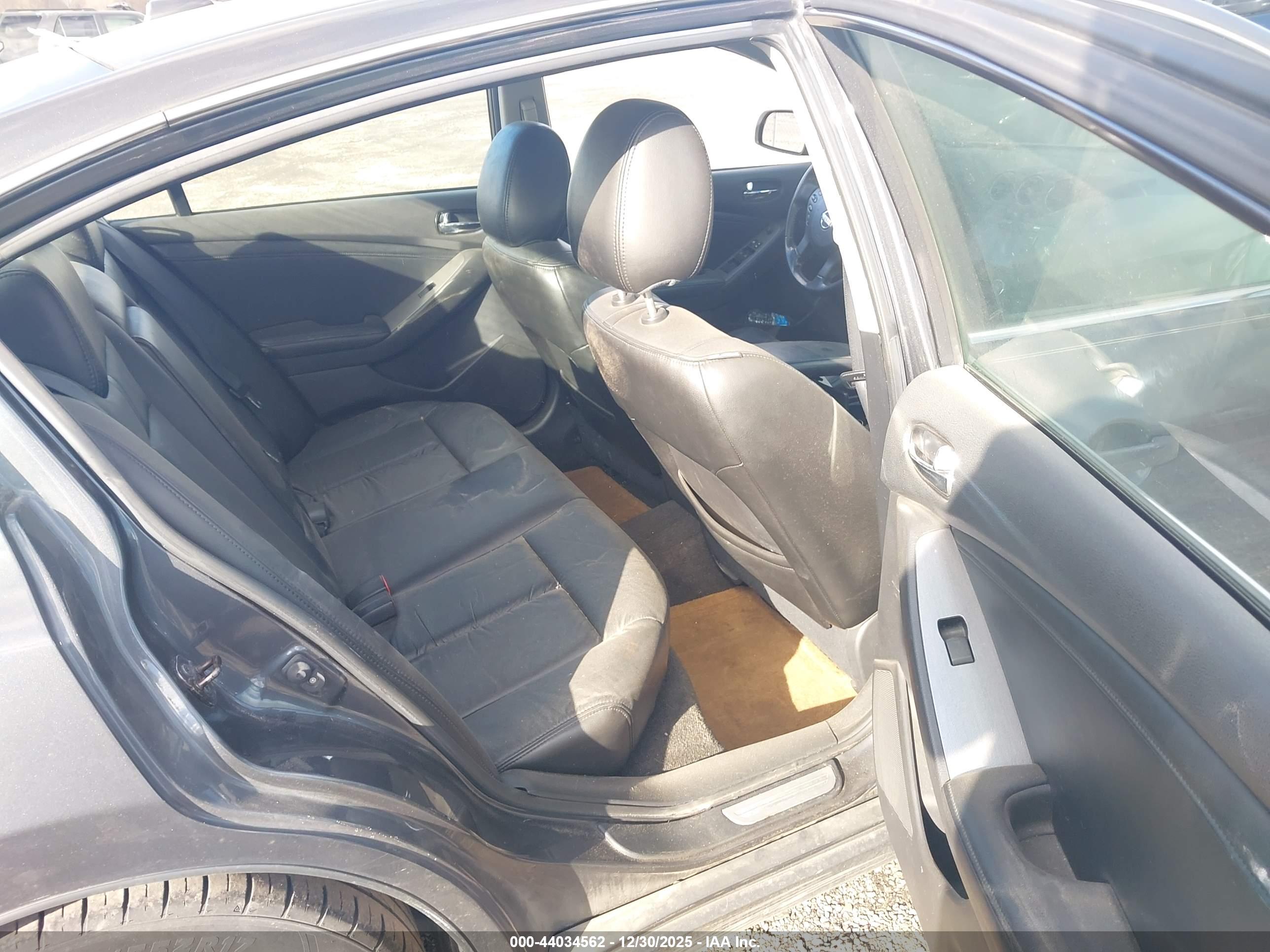 NISSAN ALTIMA image 8