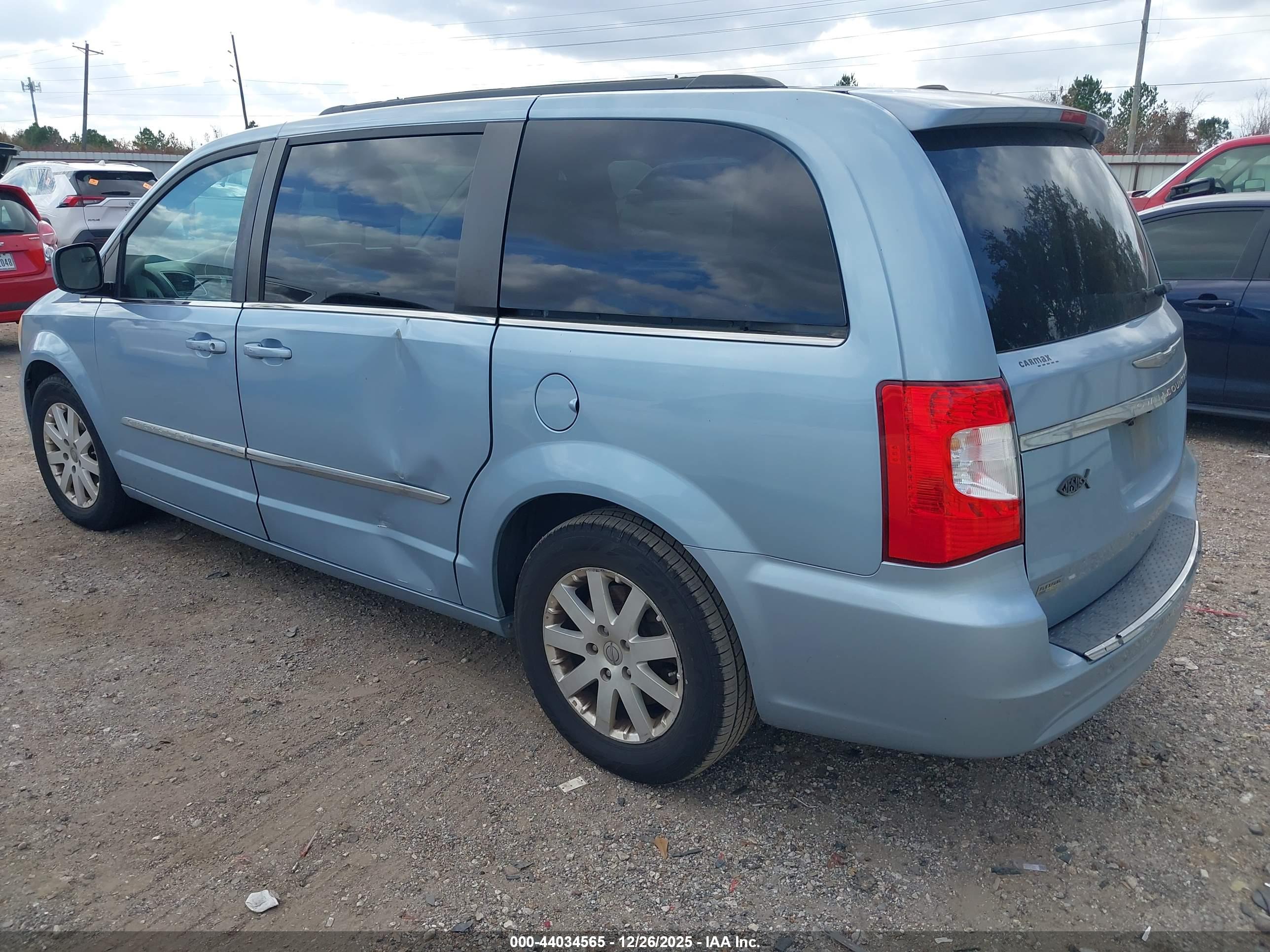 CHRYSLER TOWN image 3