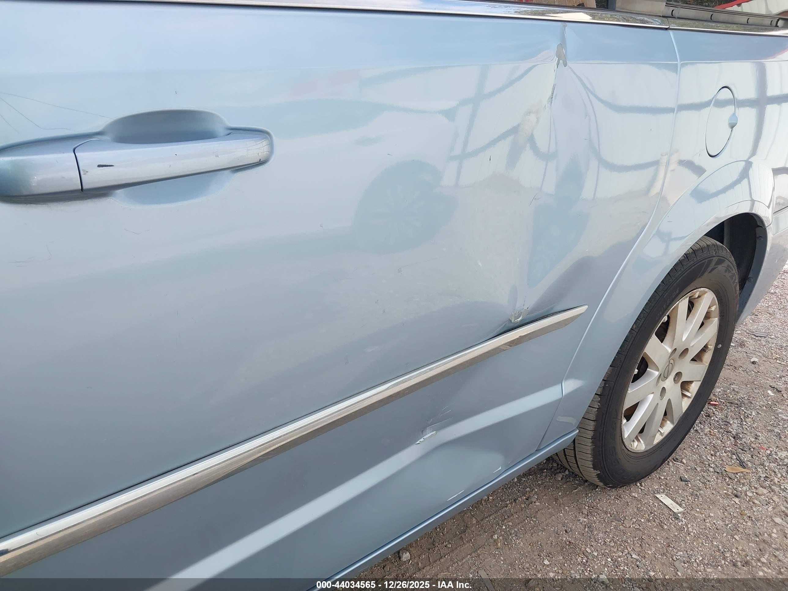 CHRYSLER TOWN image 6