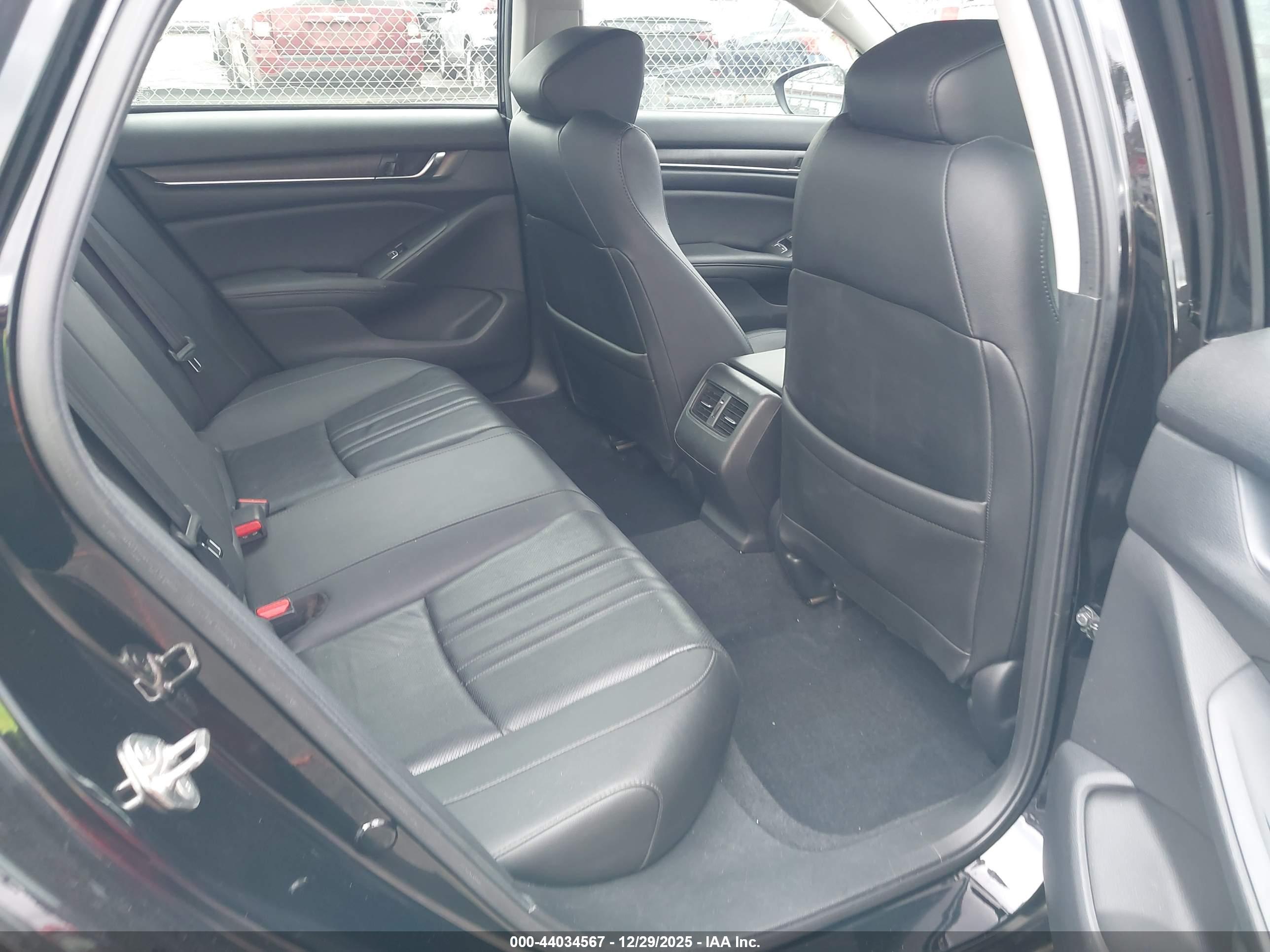 HONDA ACCORD image 8