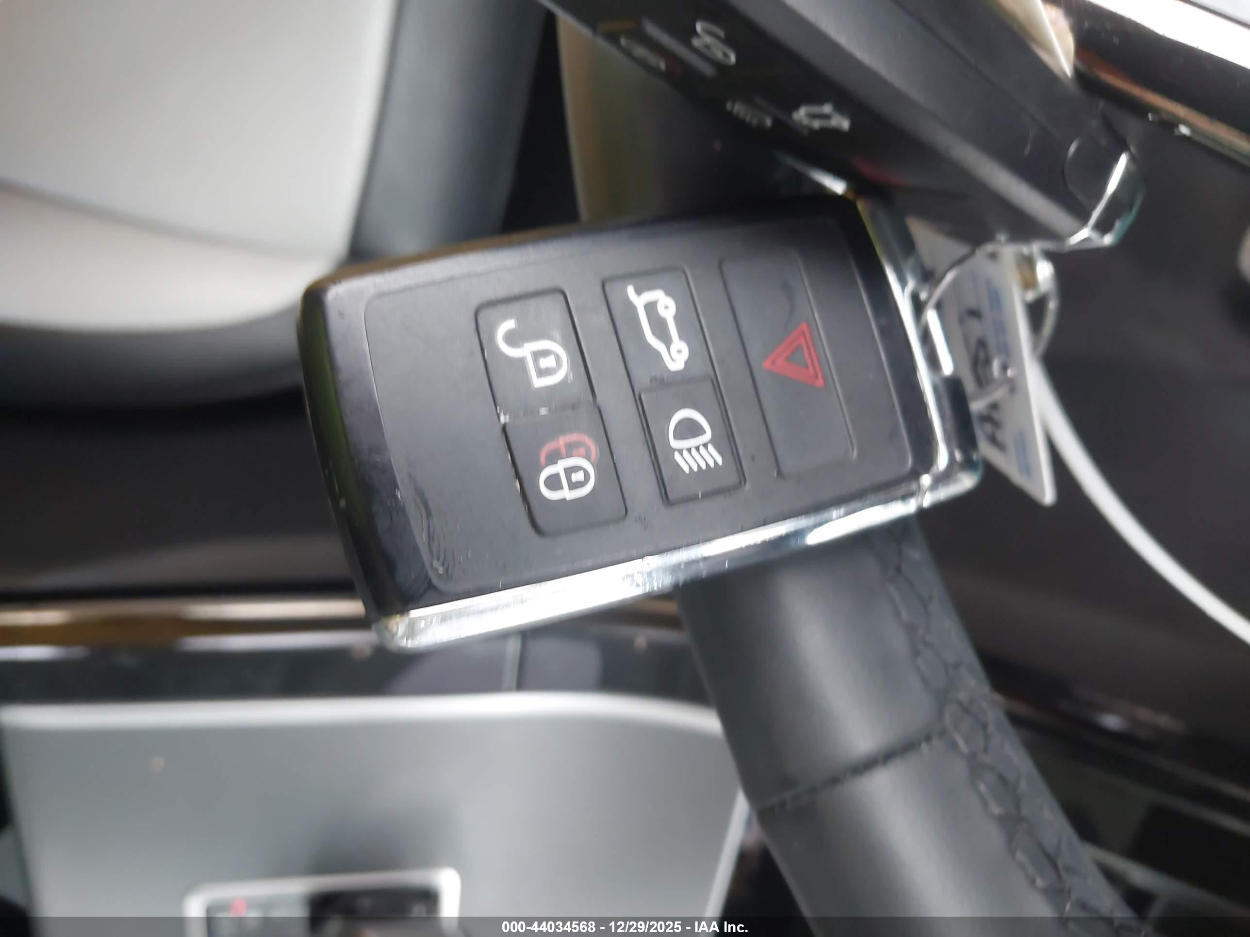 LAND ROVER image 11