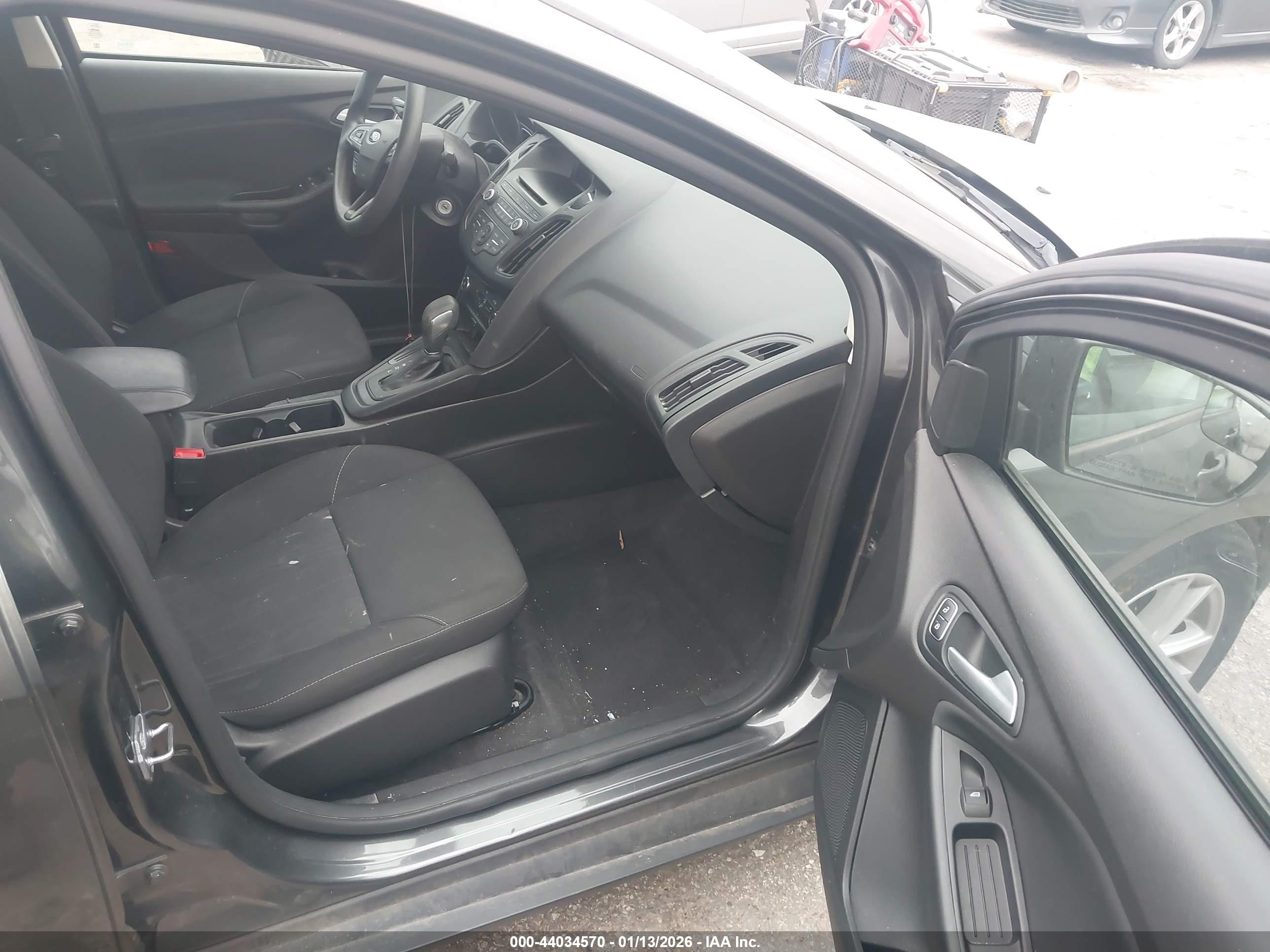 FORD FOCUS image 5
