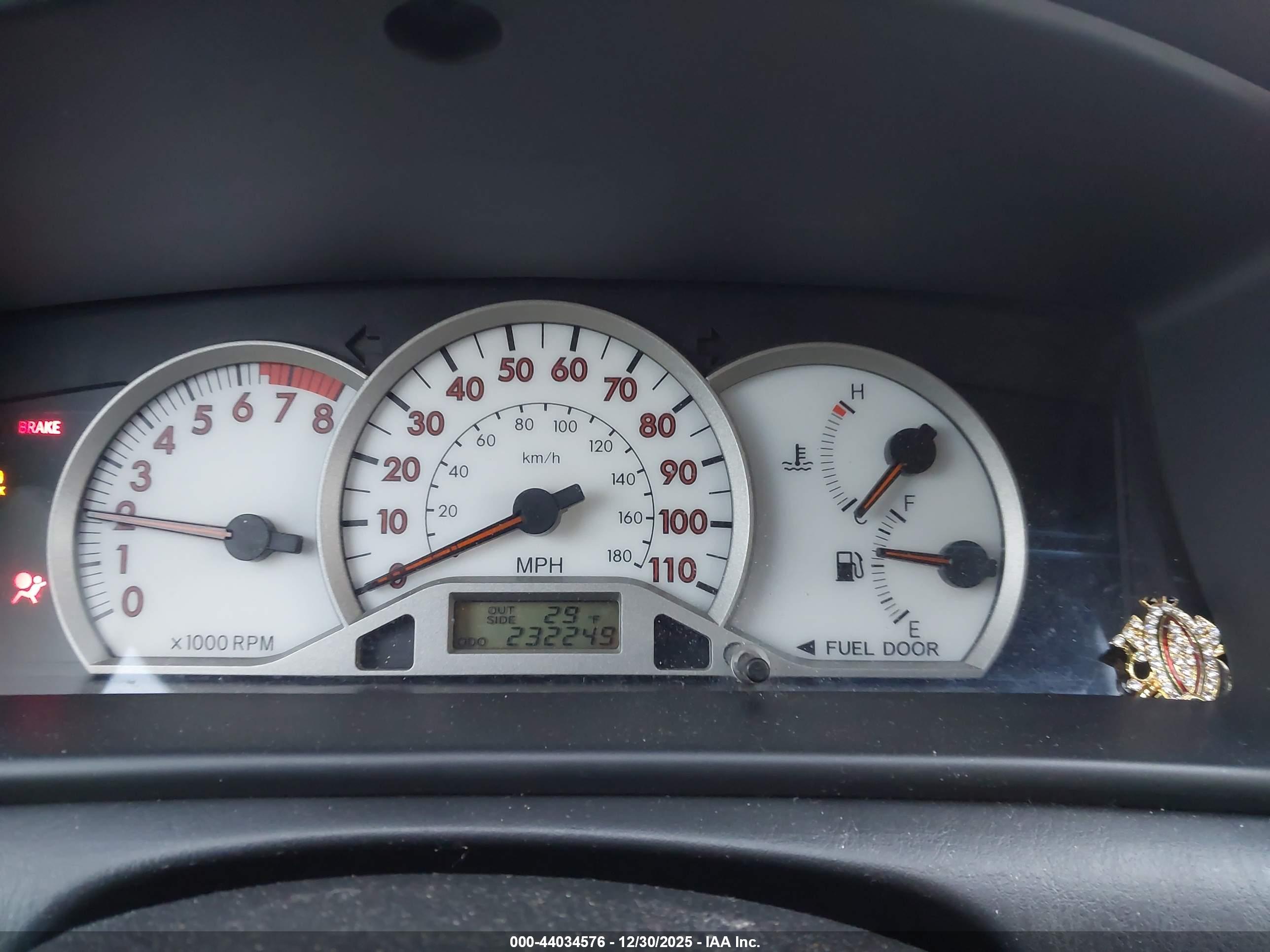 TOYOTA COROLLA image 7