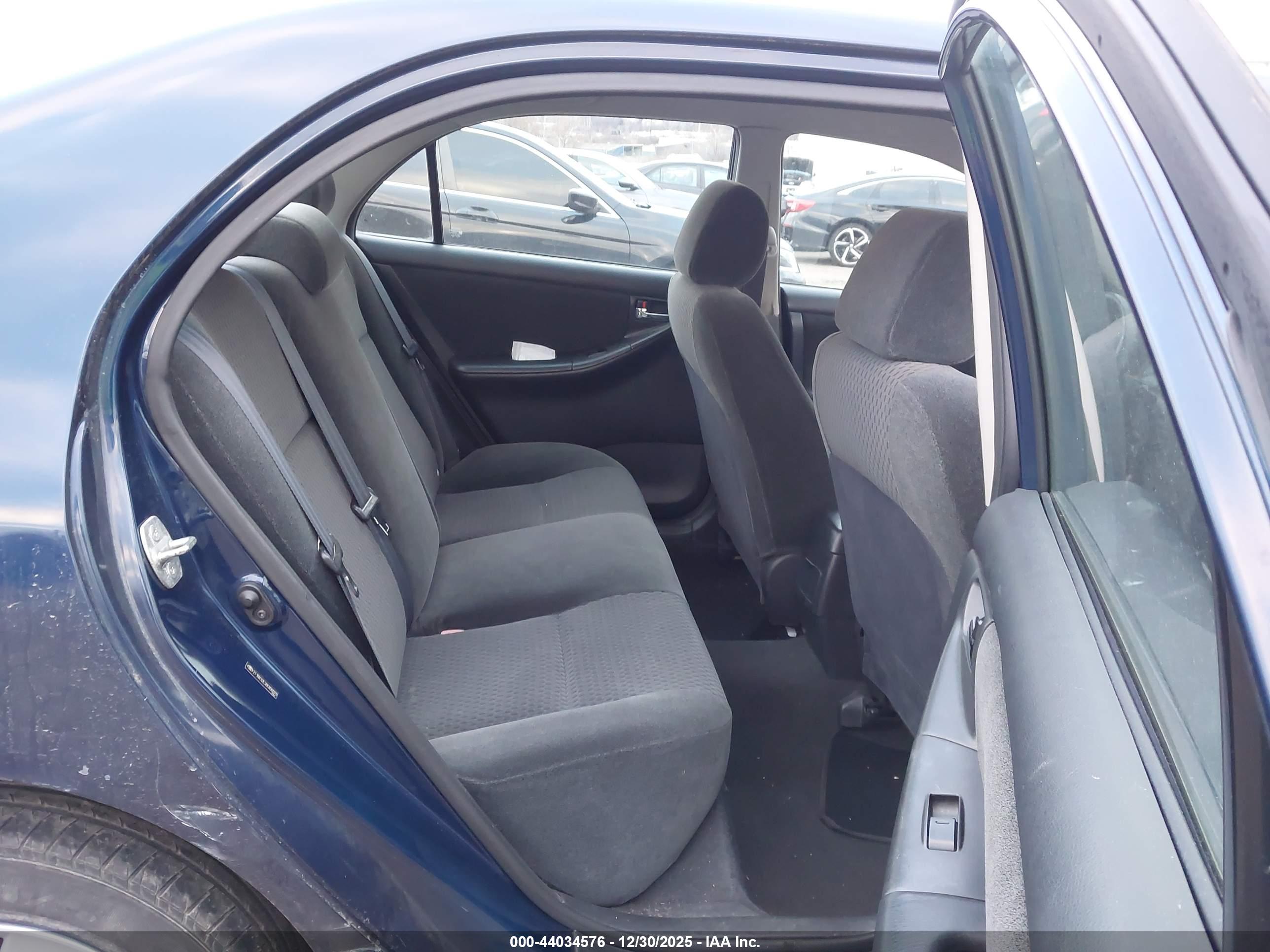 TOYOTA COROLLA image 8