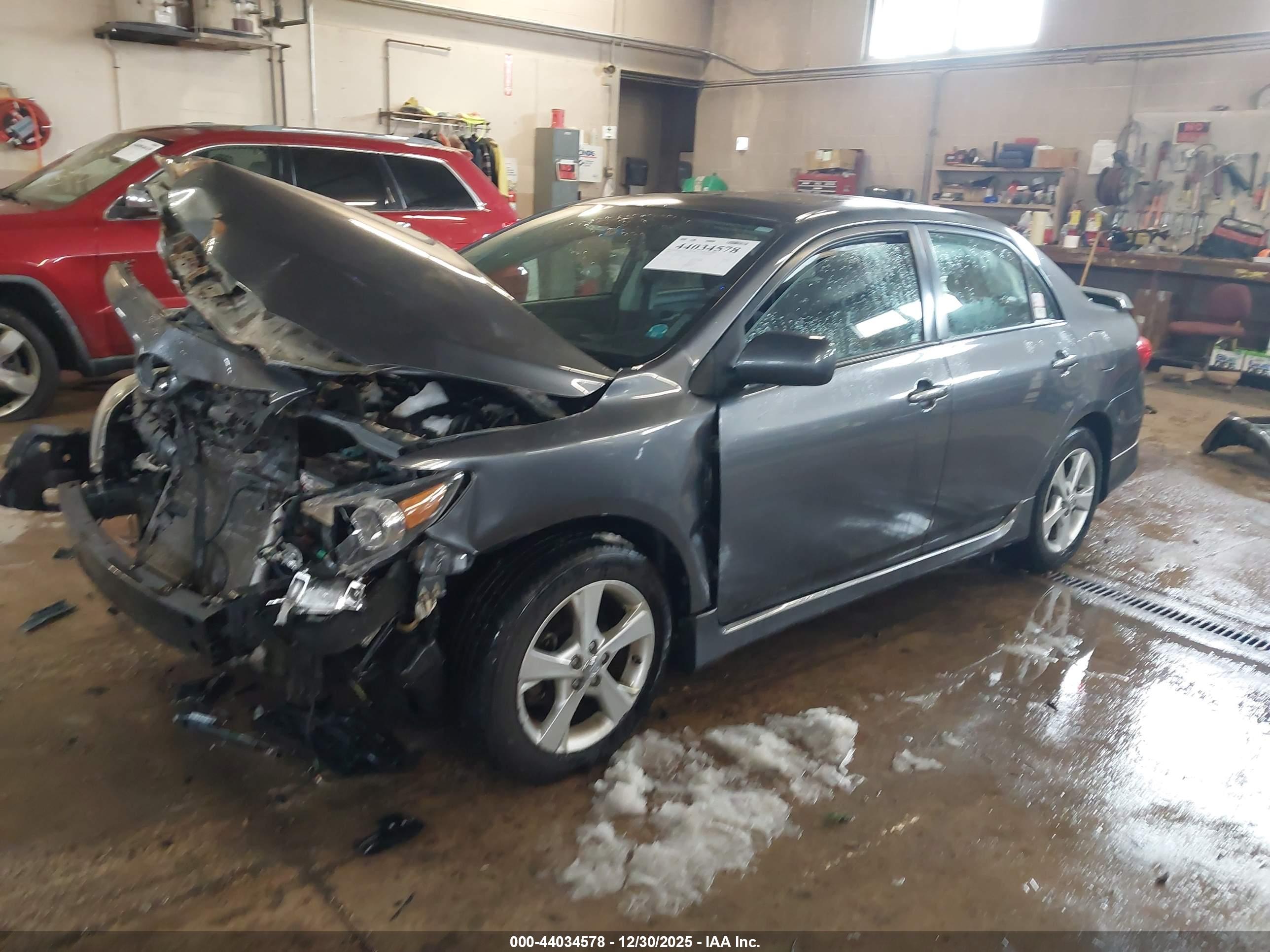 TOYOTA COROLLA image 2