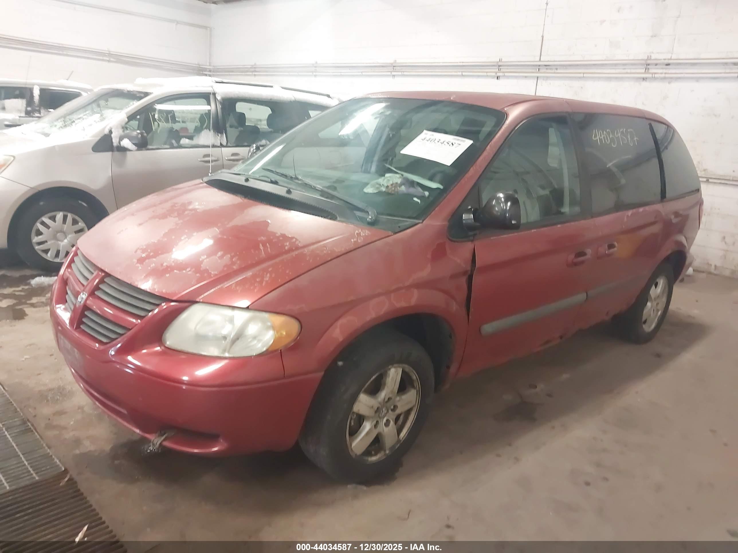 DODGE CARAVAN image 2