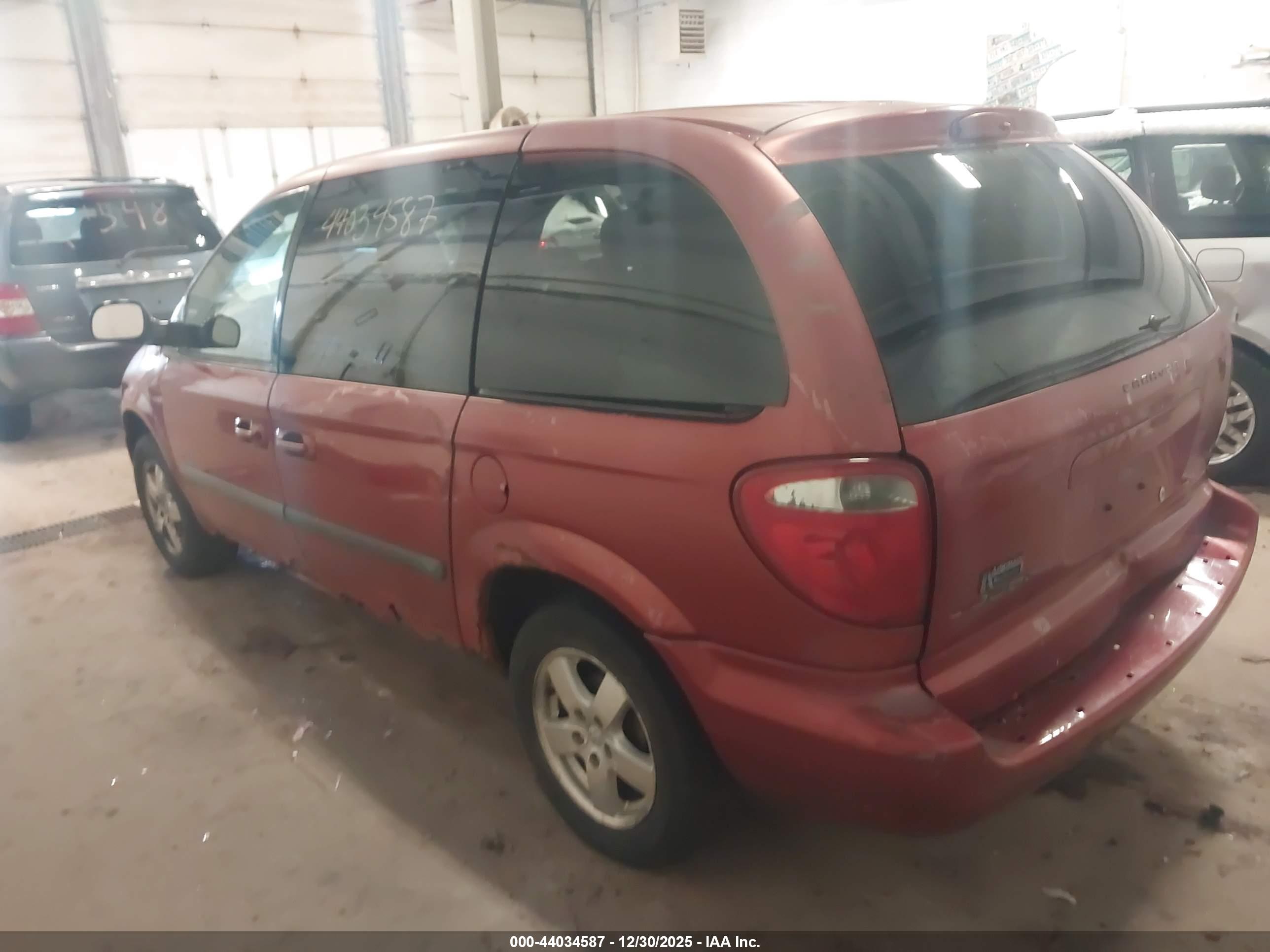 DODGE CARAVAN image 3