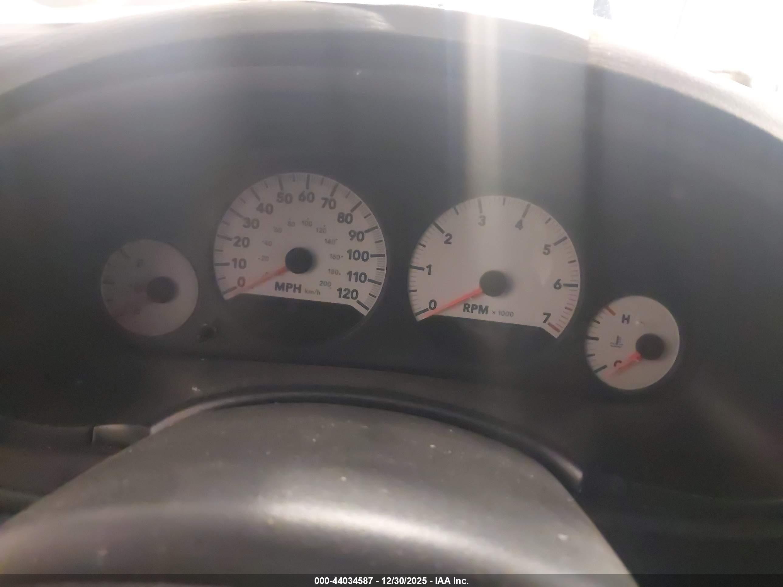DODGE CARAVAN image 7